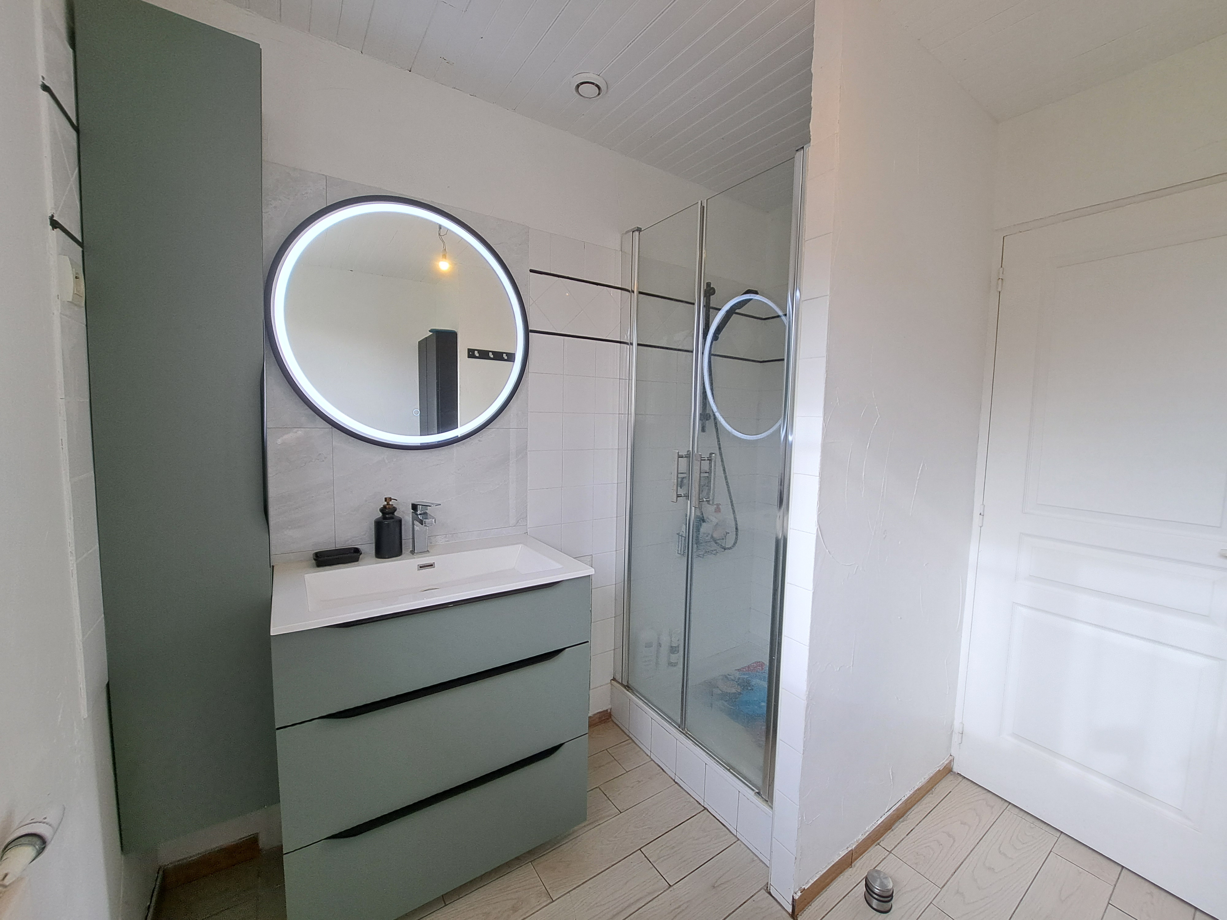 Photo 8 - Maison sur sous-sol aménagé avec garage et jardin clos – 105 m² environ – 6 pièces