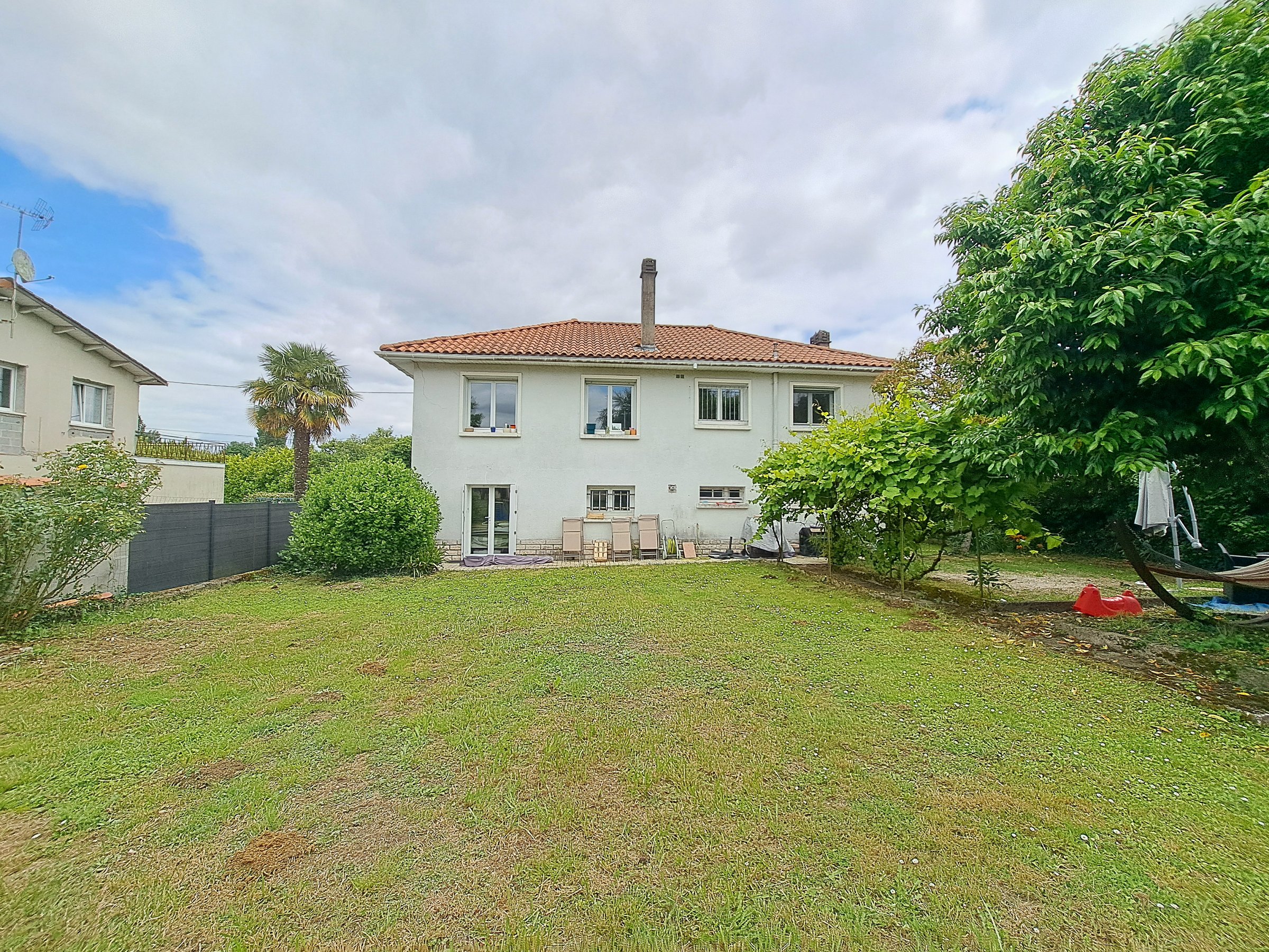 Photo 18 - Maison sur sous-sol aménagé avec garage et jardin clos – 105 m² environ – 6 pièces