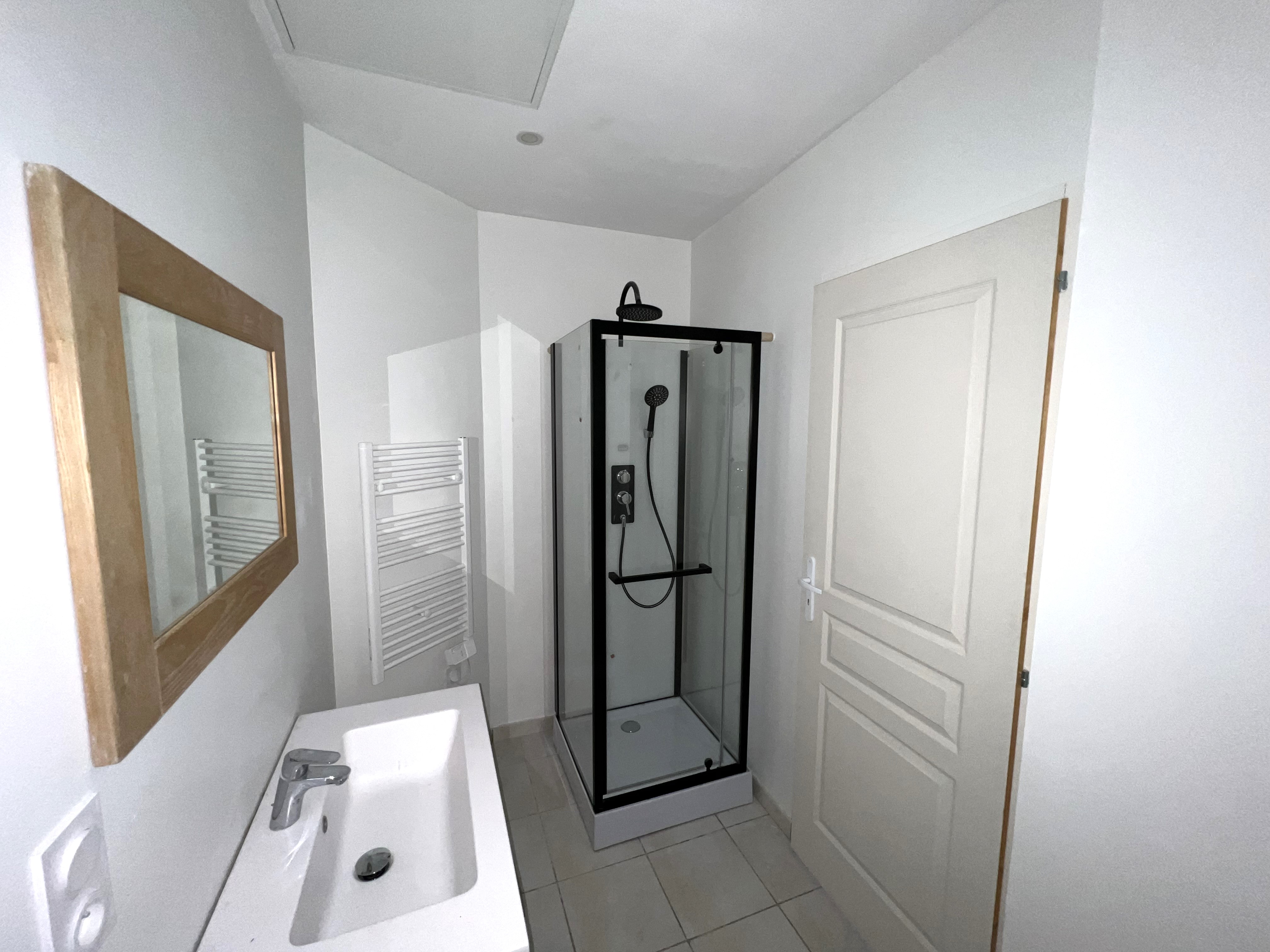 Studio rénové - Photo 3