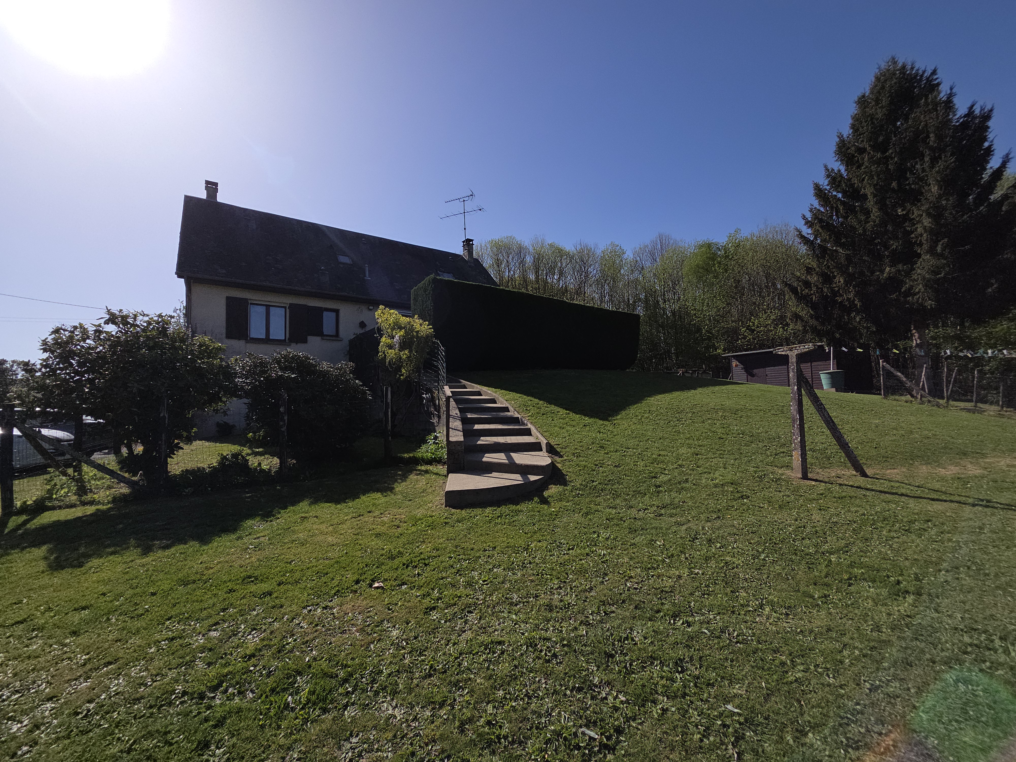 Photo 25 - Maison avec garages et dépendances sur terrain clos de 3476m2