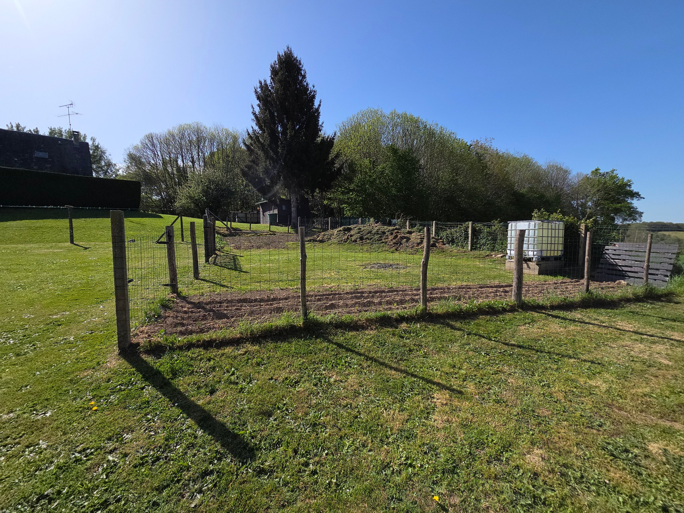 Photo 31 - Maison avec garages et dépendances sur terrain clos de 3476m2