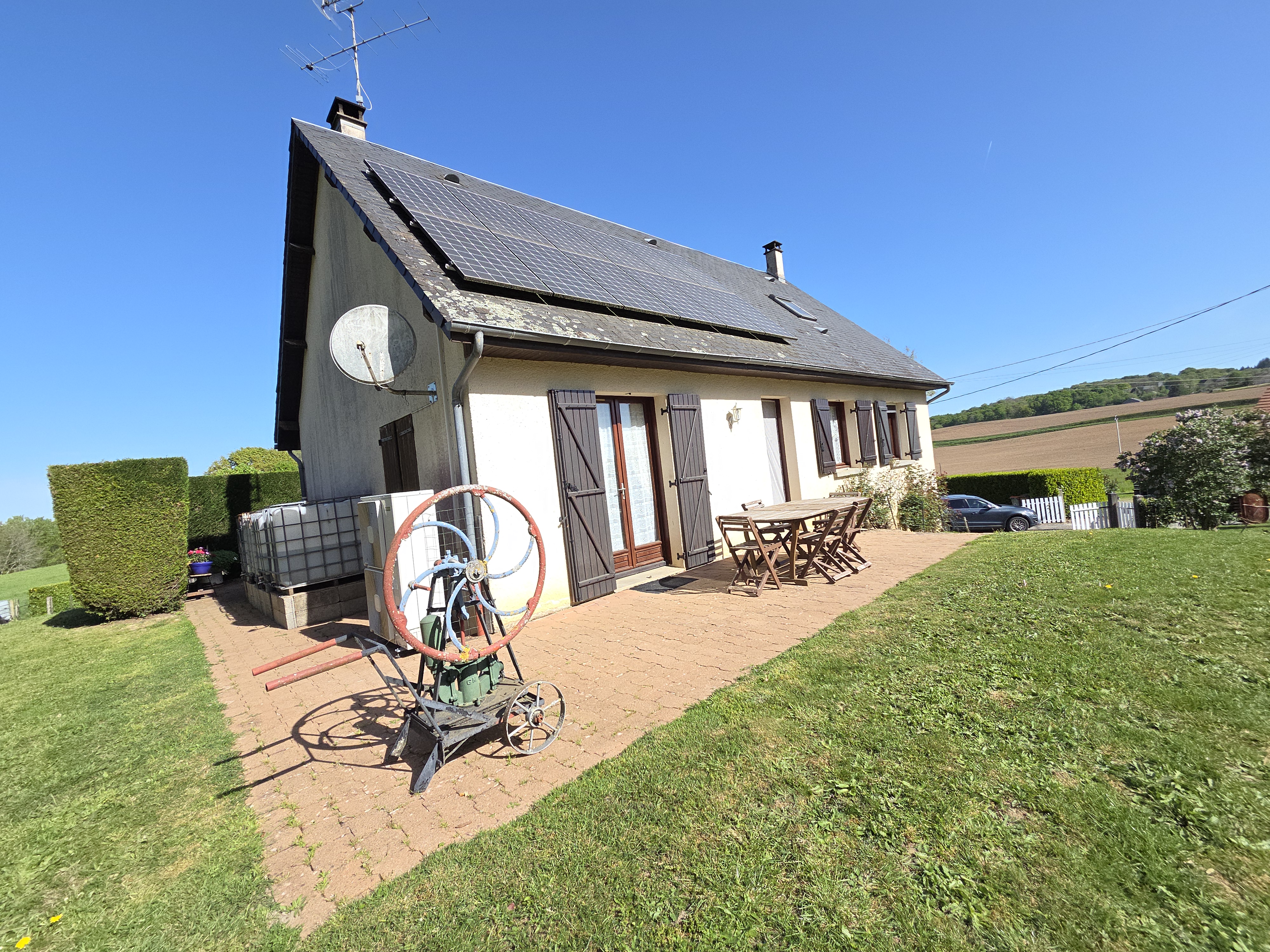 Photo 2 - Maison avec garages et dépendances sur terrain clos de 3476m2