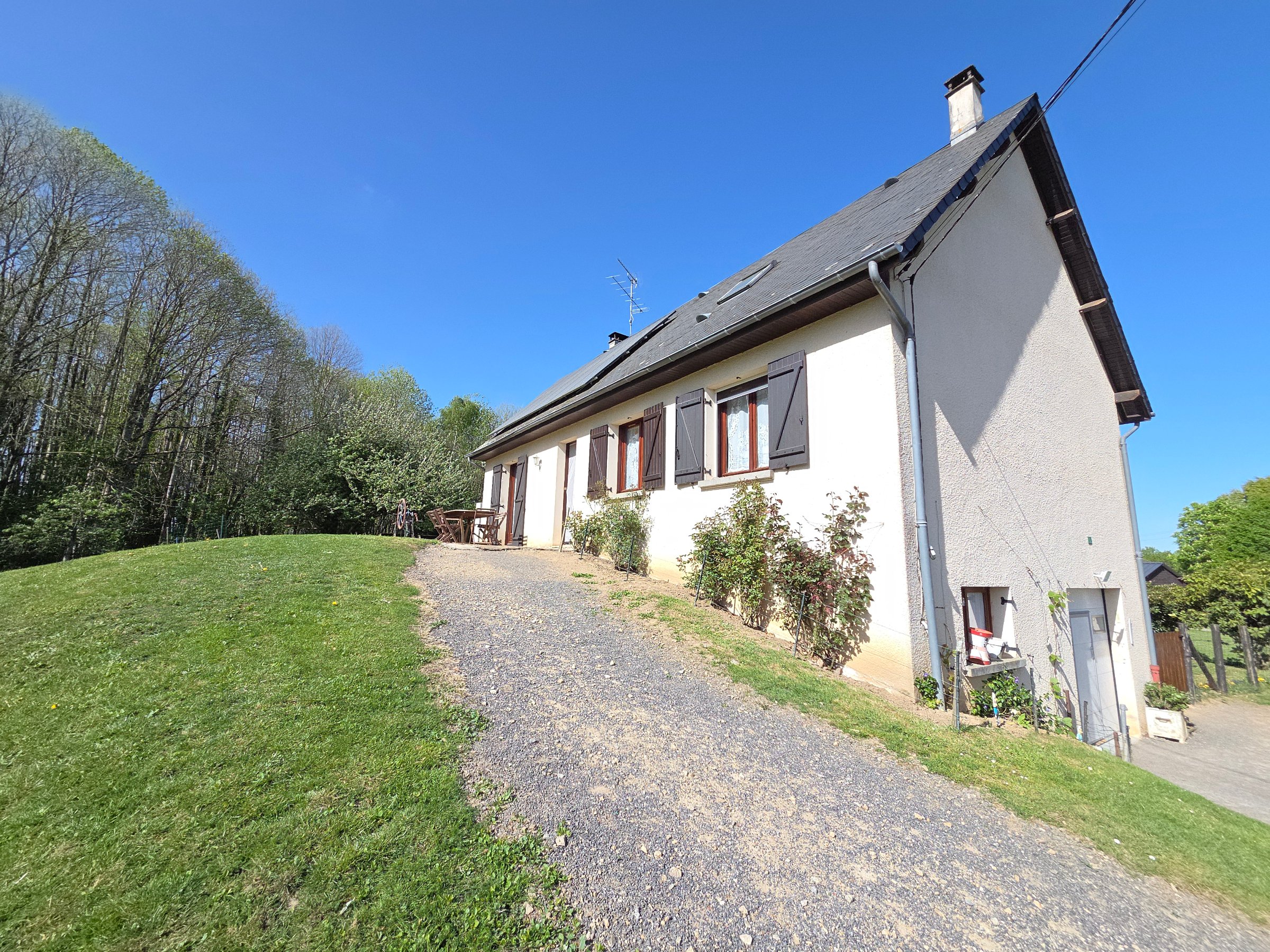 Photo 35 - Maison avec garages et dépendances sur terrain clos de 3476m2