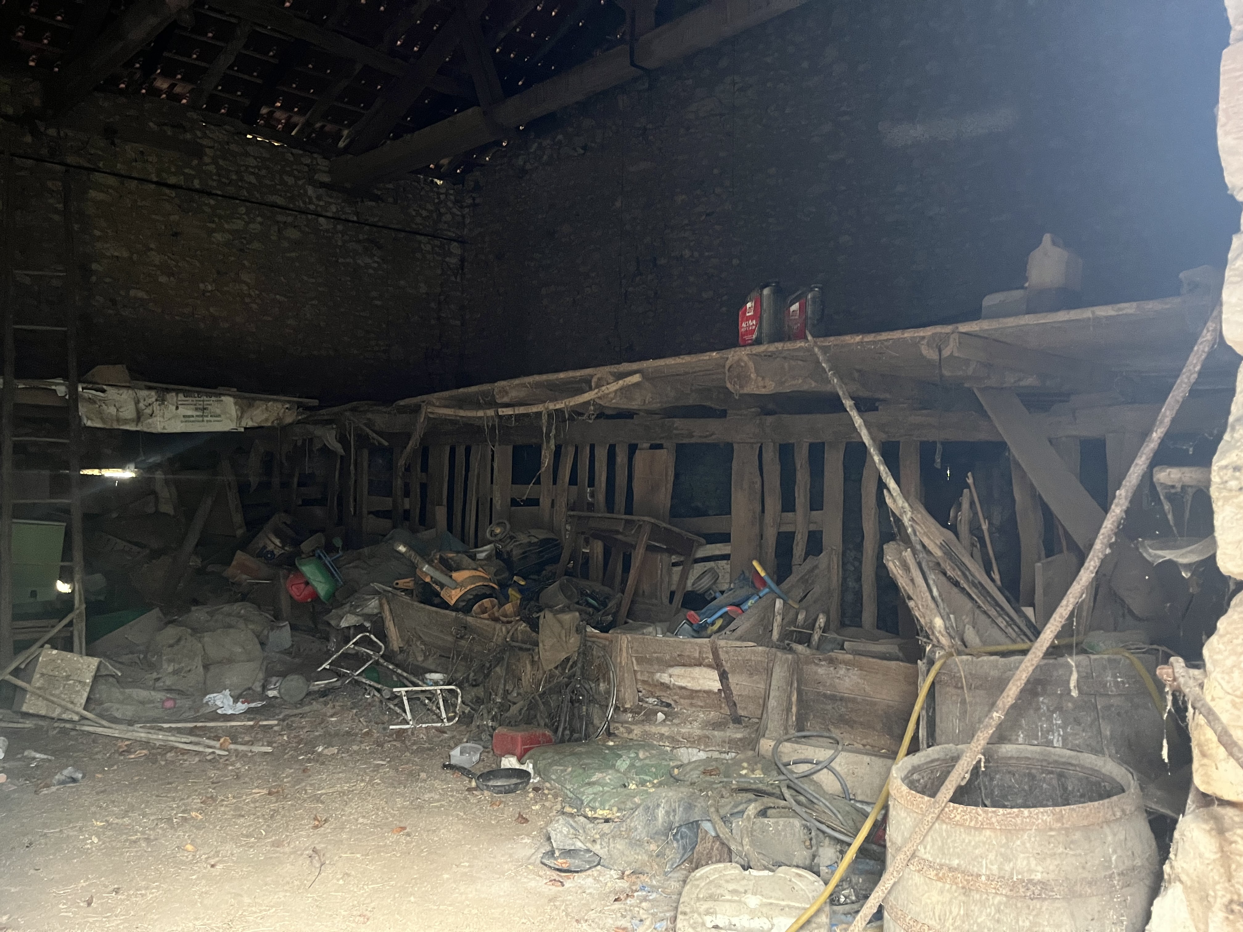 Photo 10 - À vendre – Maison avec grange à rénover située dans un environnement calme sur la commune de Léguillac-de-l’Au