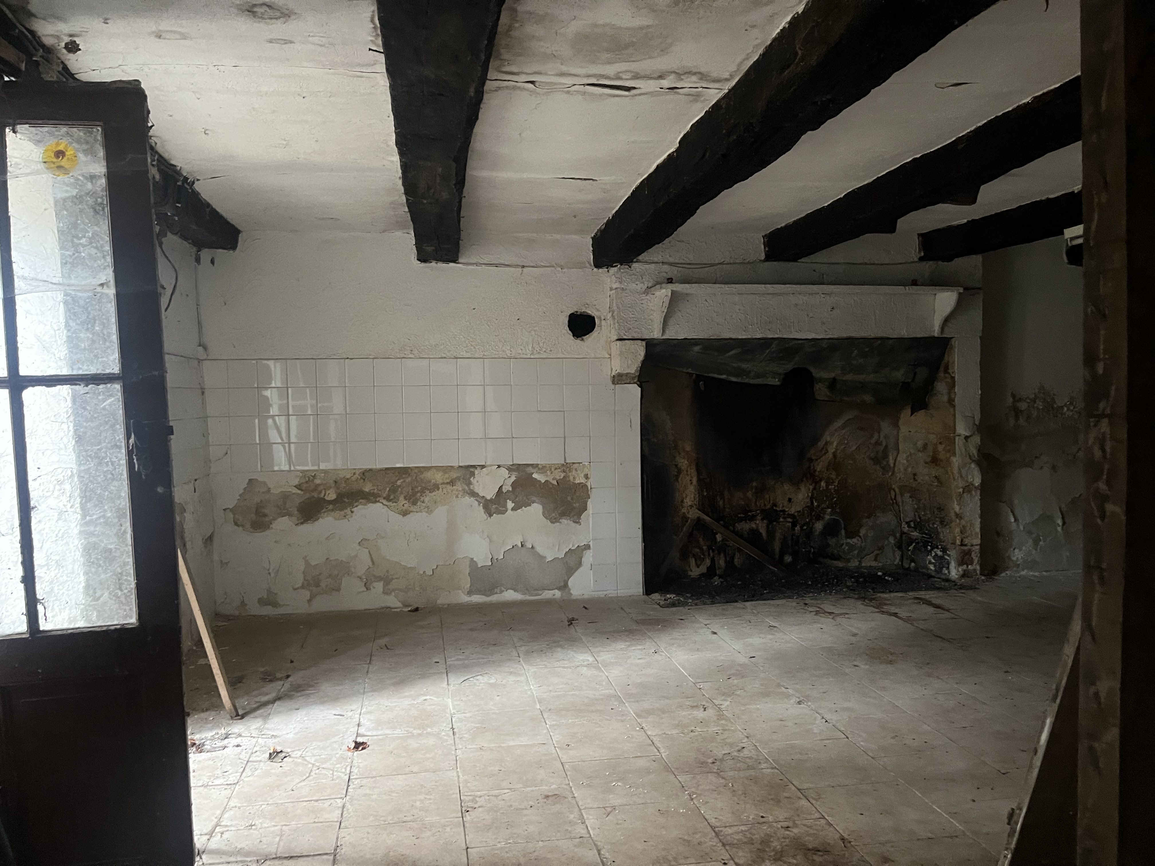 À vendre – Maison avec grange à rénover située dans un environnement calme sur la commune de Légu... - Photo 3