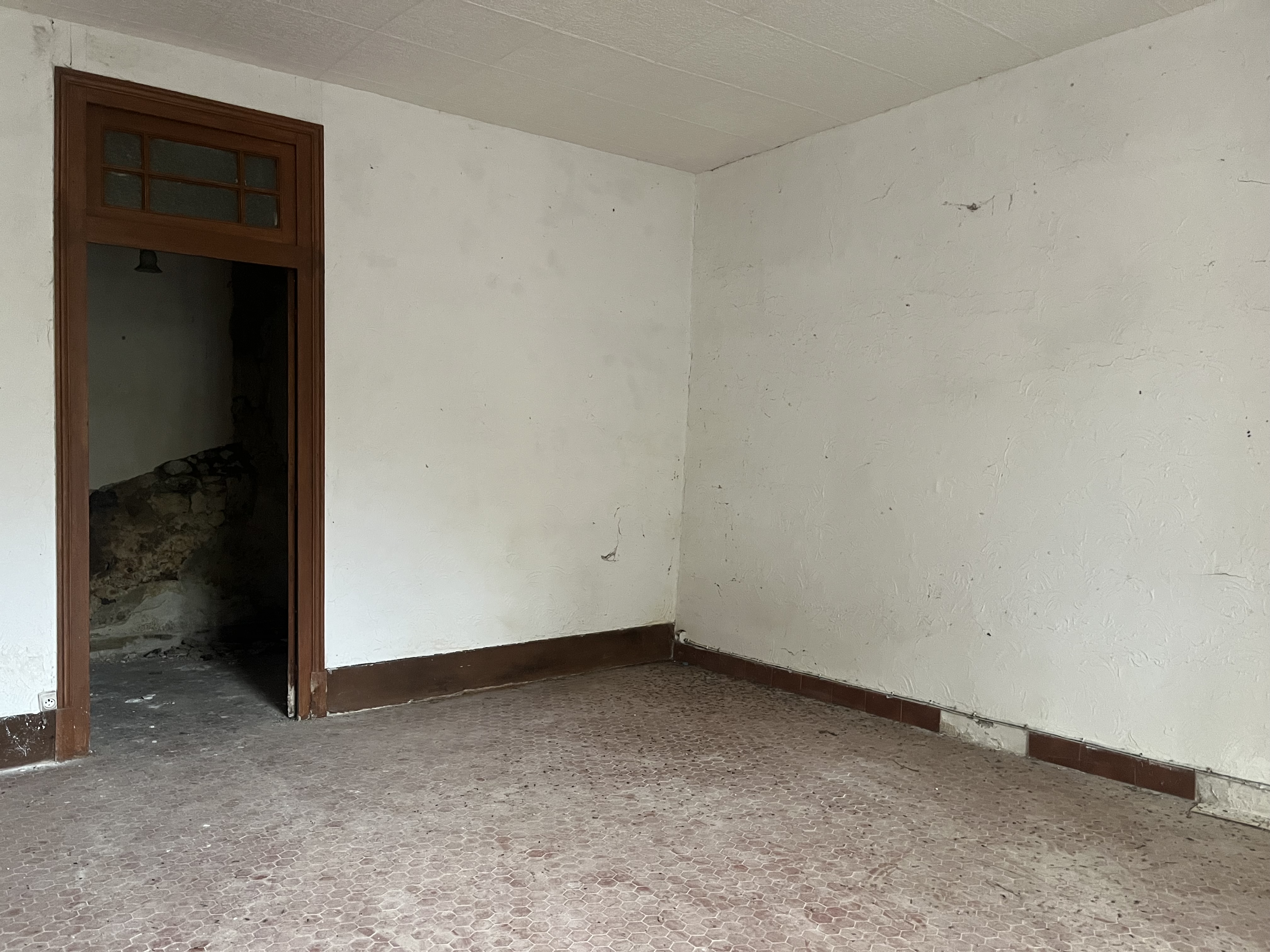 Photo 6 - À vendre – Maison avec grange à rénover située dans un environnement calme sur la commune de Léguillac-de-l’Au