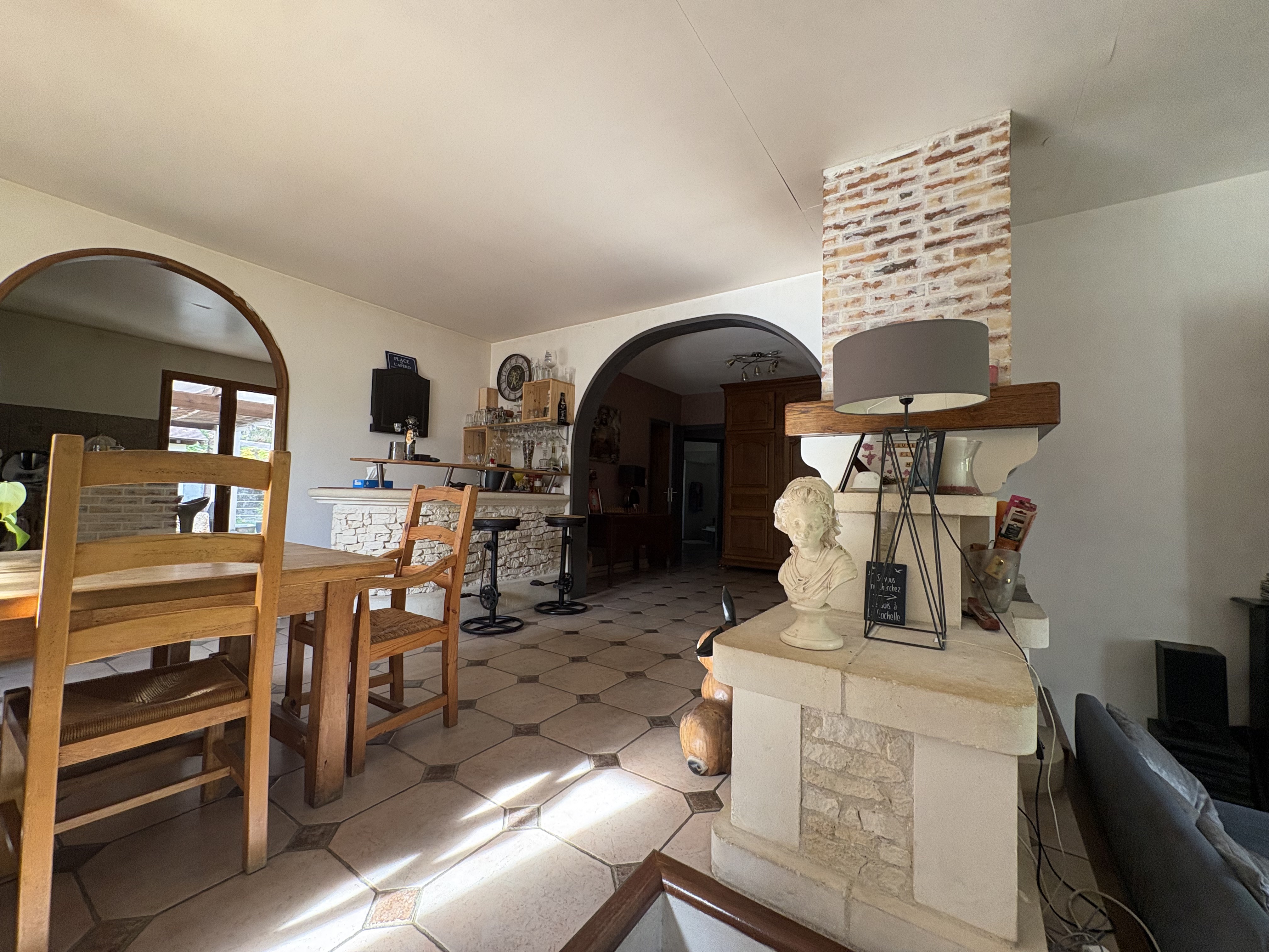 Photo 3 - Maison sur sous-sol avec Piscine