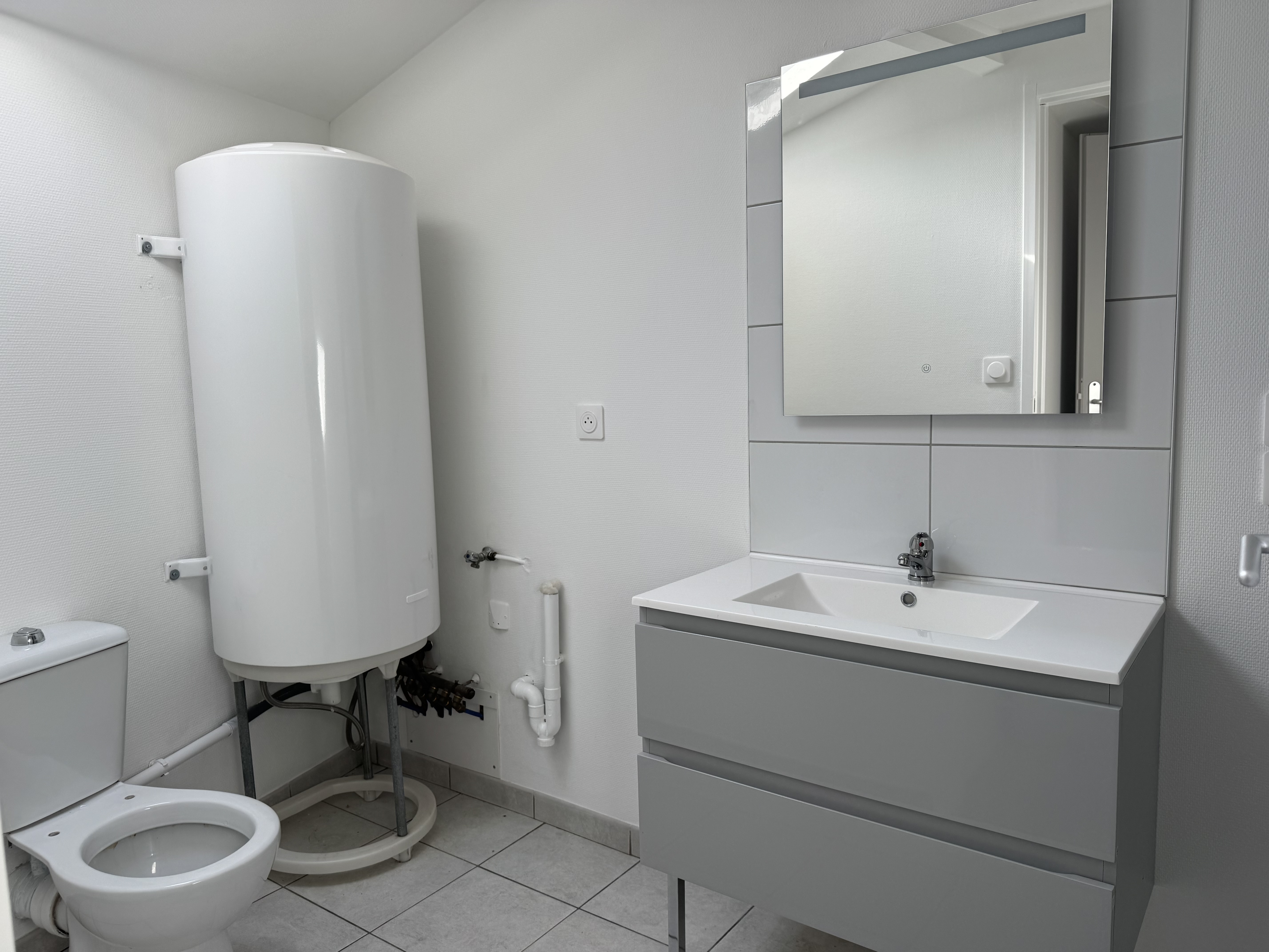 Photo 12 - Appartement T3 rénové à neuf.