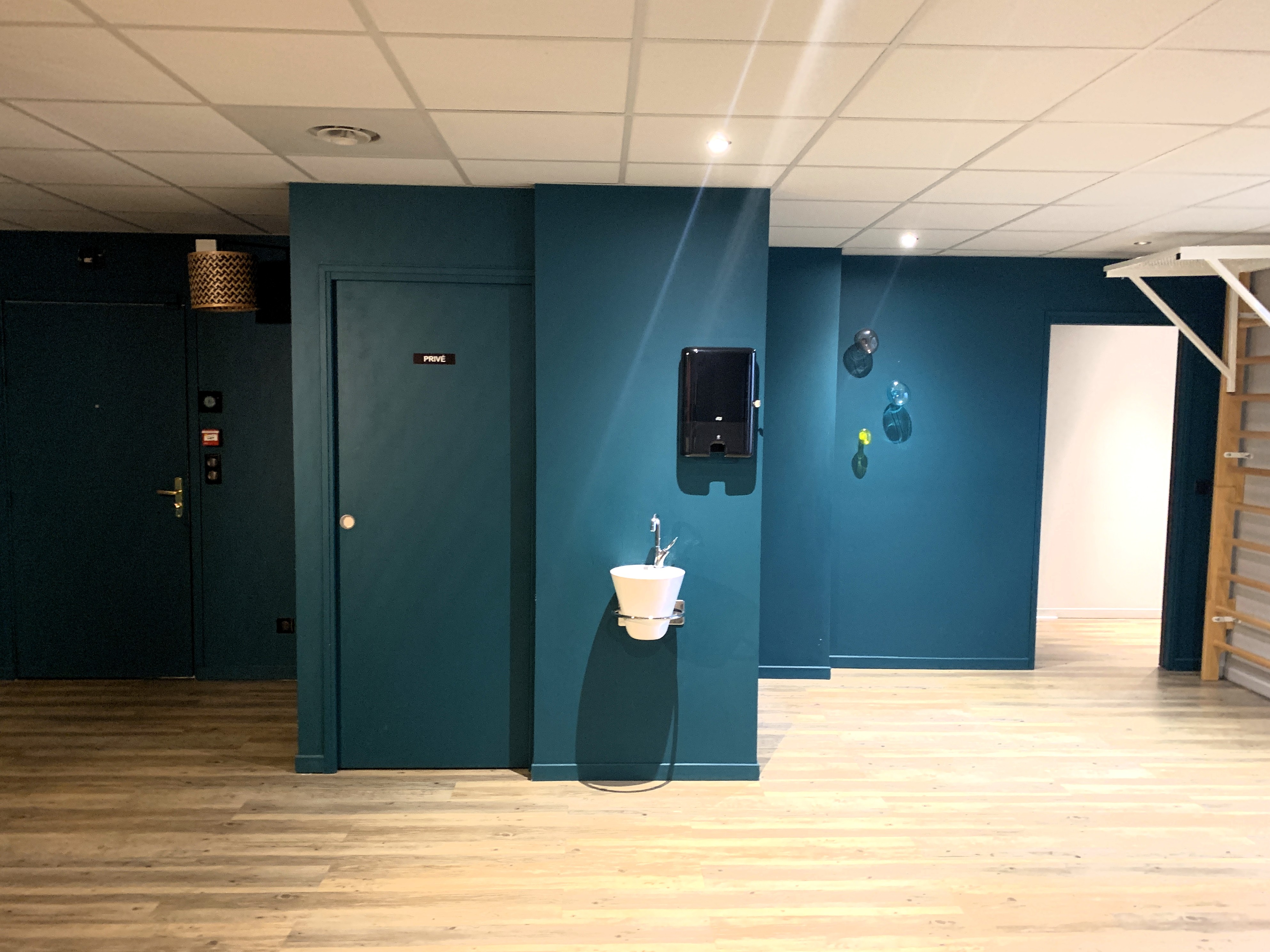 Photo 6 - Local professionnel