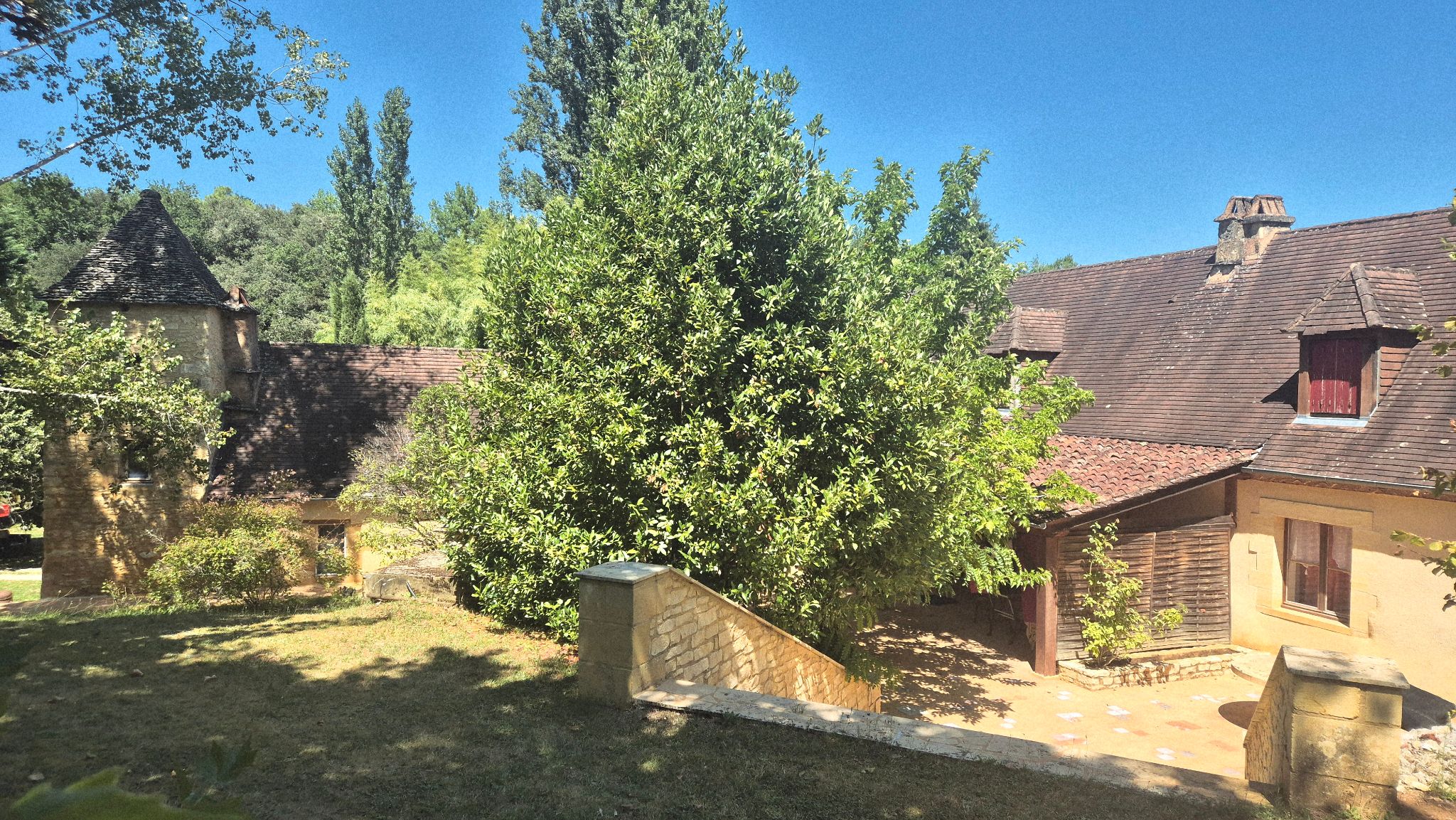 Photo 3 - Magnifique propriété de caractère en Périgord noir dans un lieu magique à deux pas de Sarlat. avec gites modulable .