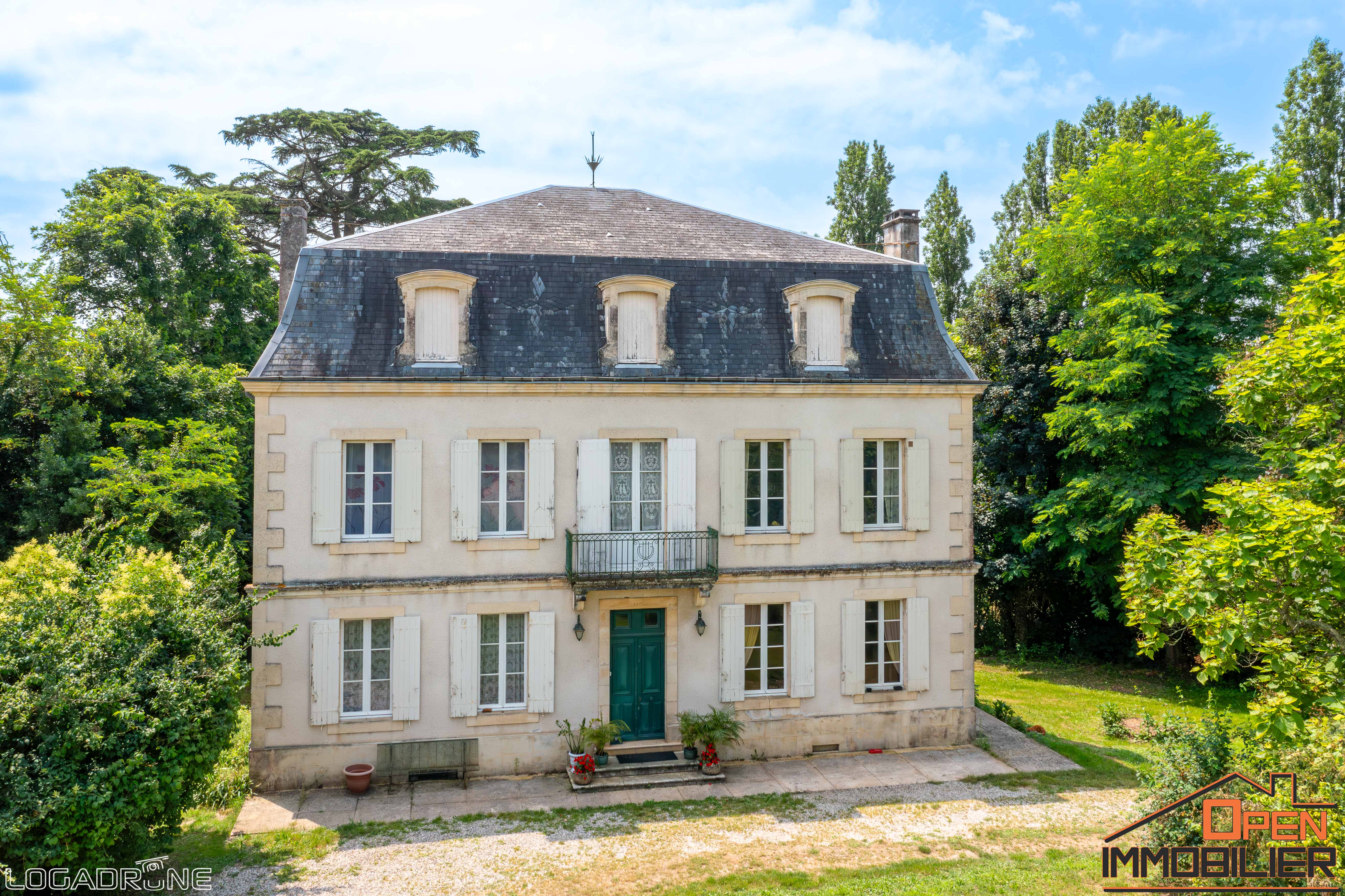 Photo 2 - Maison de Maître de 360m2 et un Pigeonnier 138 m² Piscine sur un Terrain de 1.7ha