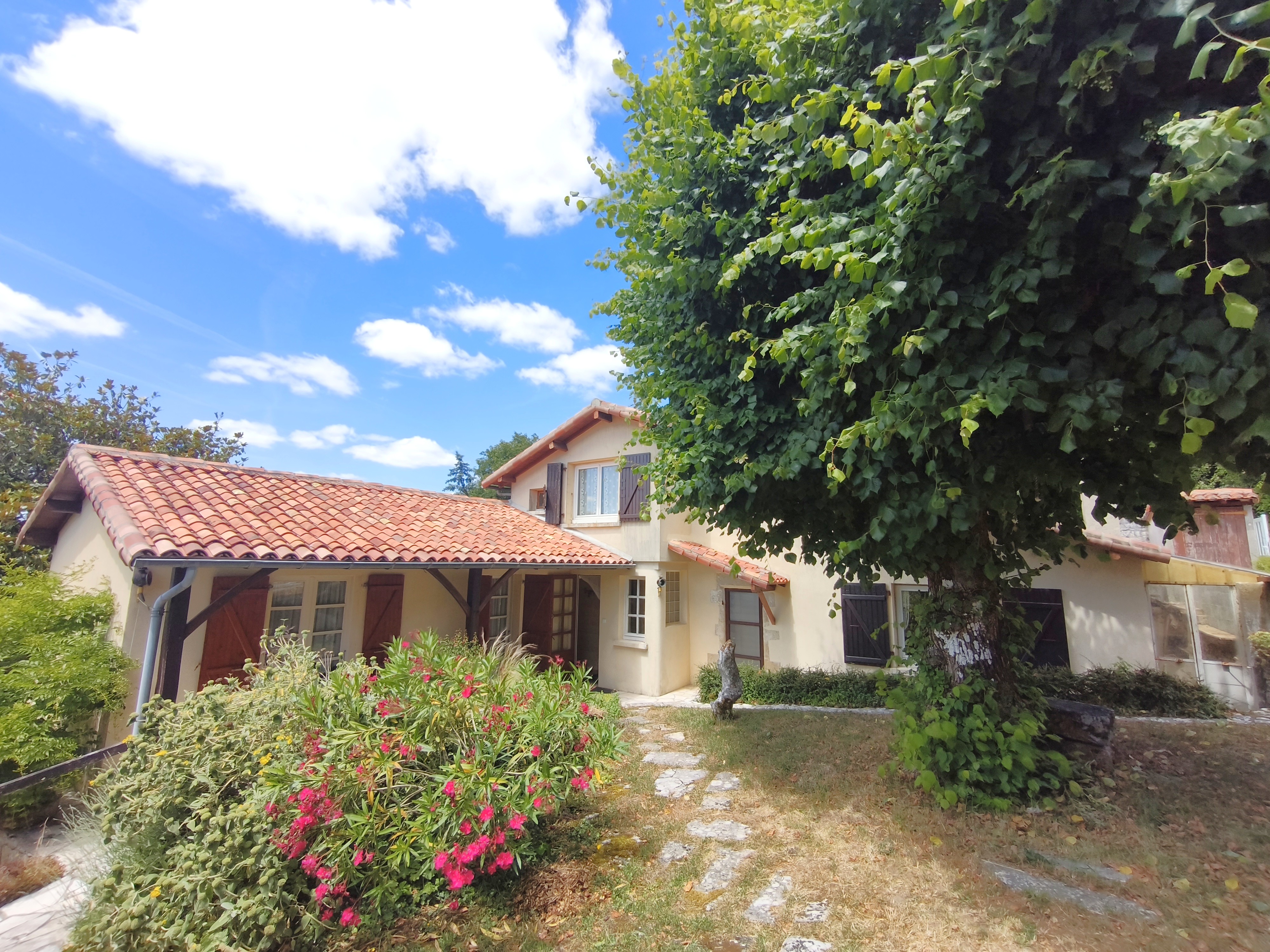 Photo 2 - Maison