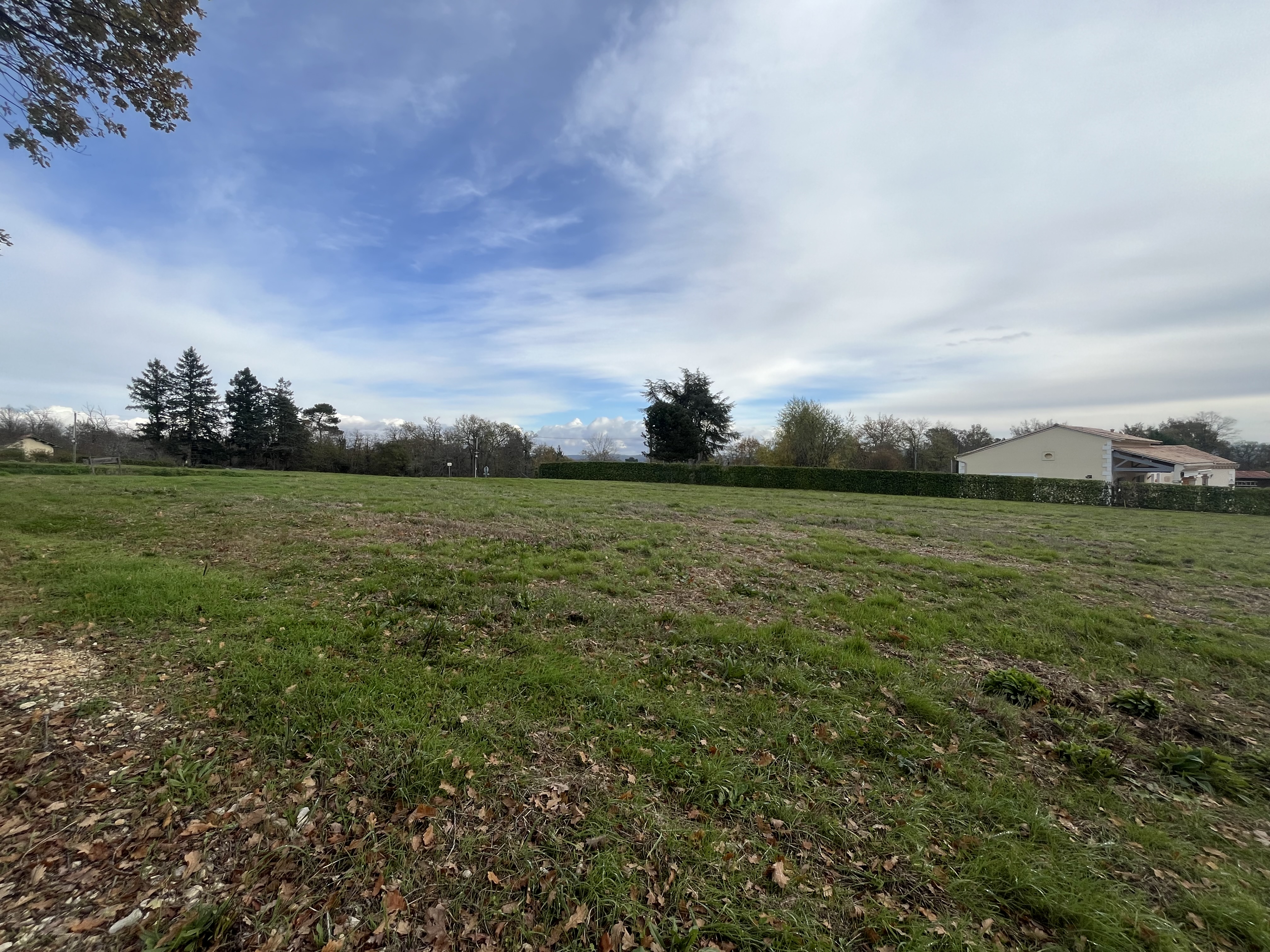 À vendre – Terrain viabilisé de 1 396 m² Léguillac-de-l’Auche (24110) - Photo 3