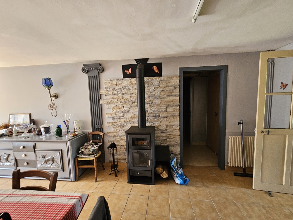 Maison avec Granges attenantes et terrains - Photo 3