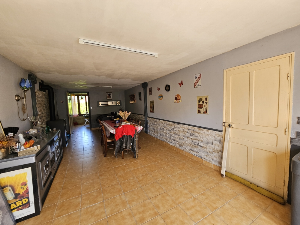 Maison avec Granges attenantes et terrains - Photo 2