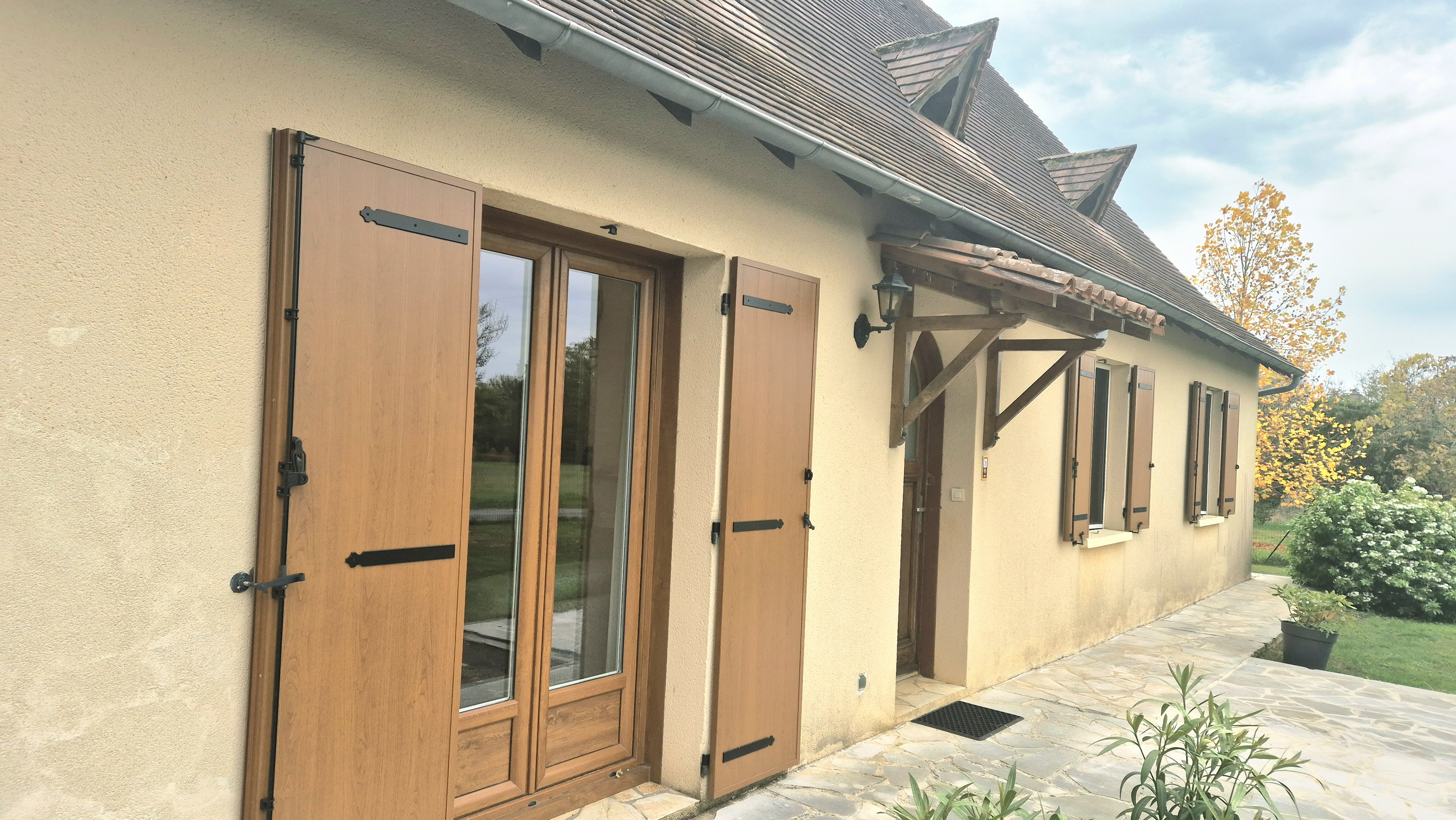 Photo 3 - Calme et douceur de vivre en Périgord Noir : maison de plain-pied avec vue piscine et superbes prestations