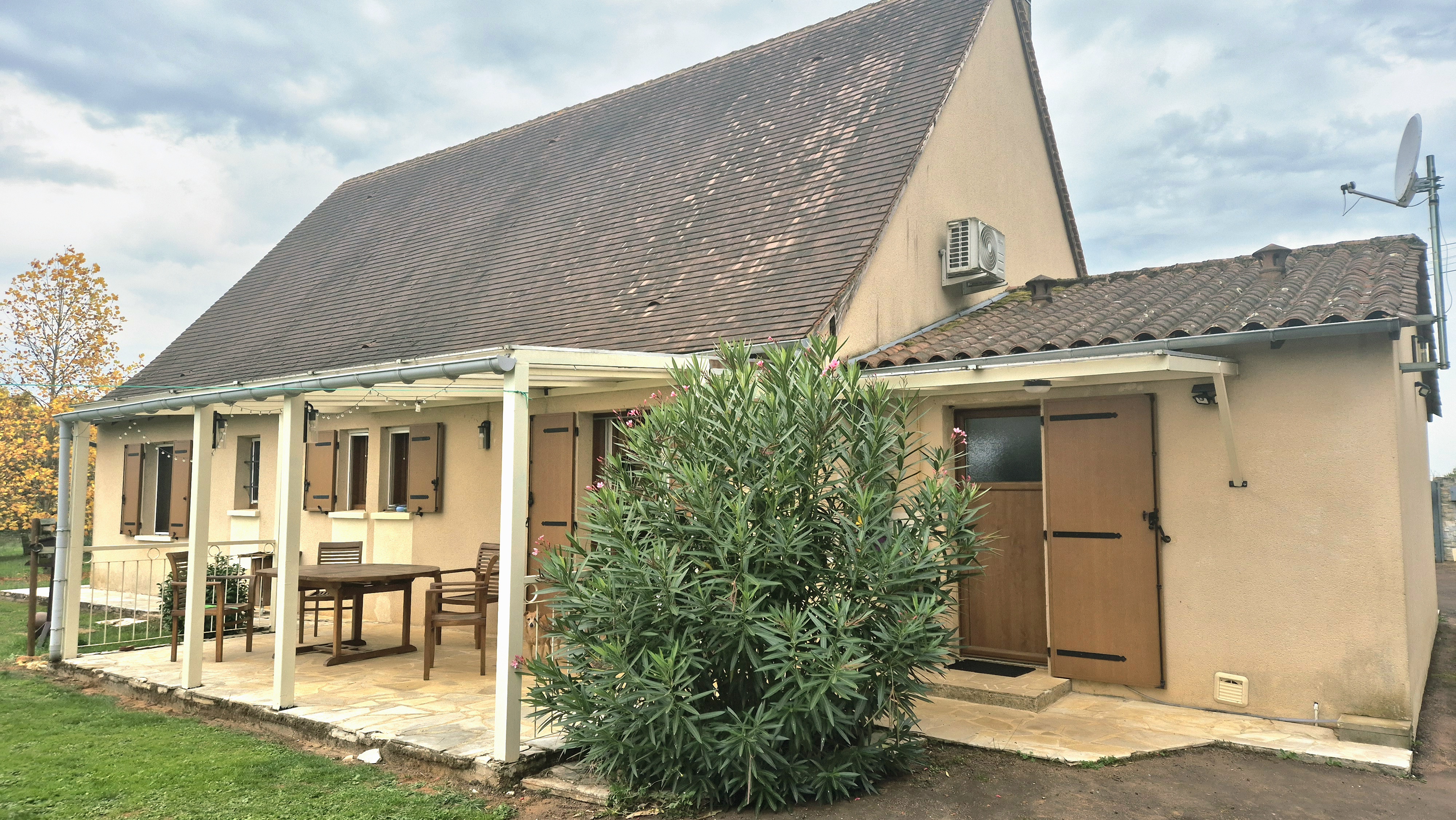 Photo 4 - Calme et douceur de vivre en Périgord Noir : maison de plain-pied avec vue piscine et superbes prestations