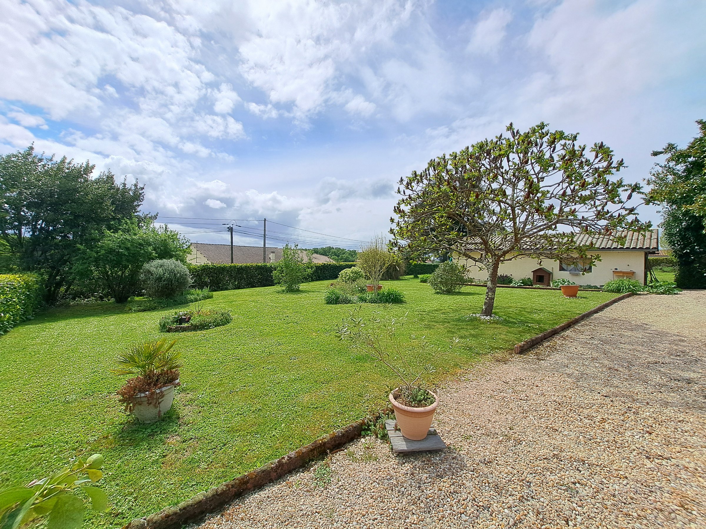 Photo 2 - Maison avec garage et terrain piscinable – 136 m² – 6 pièces