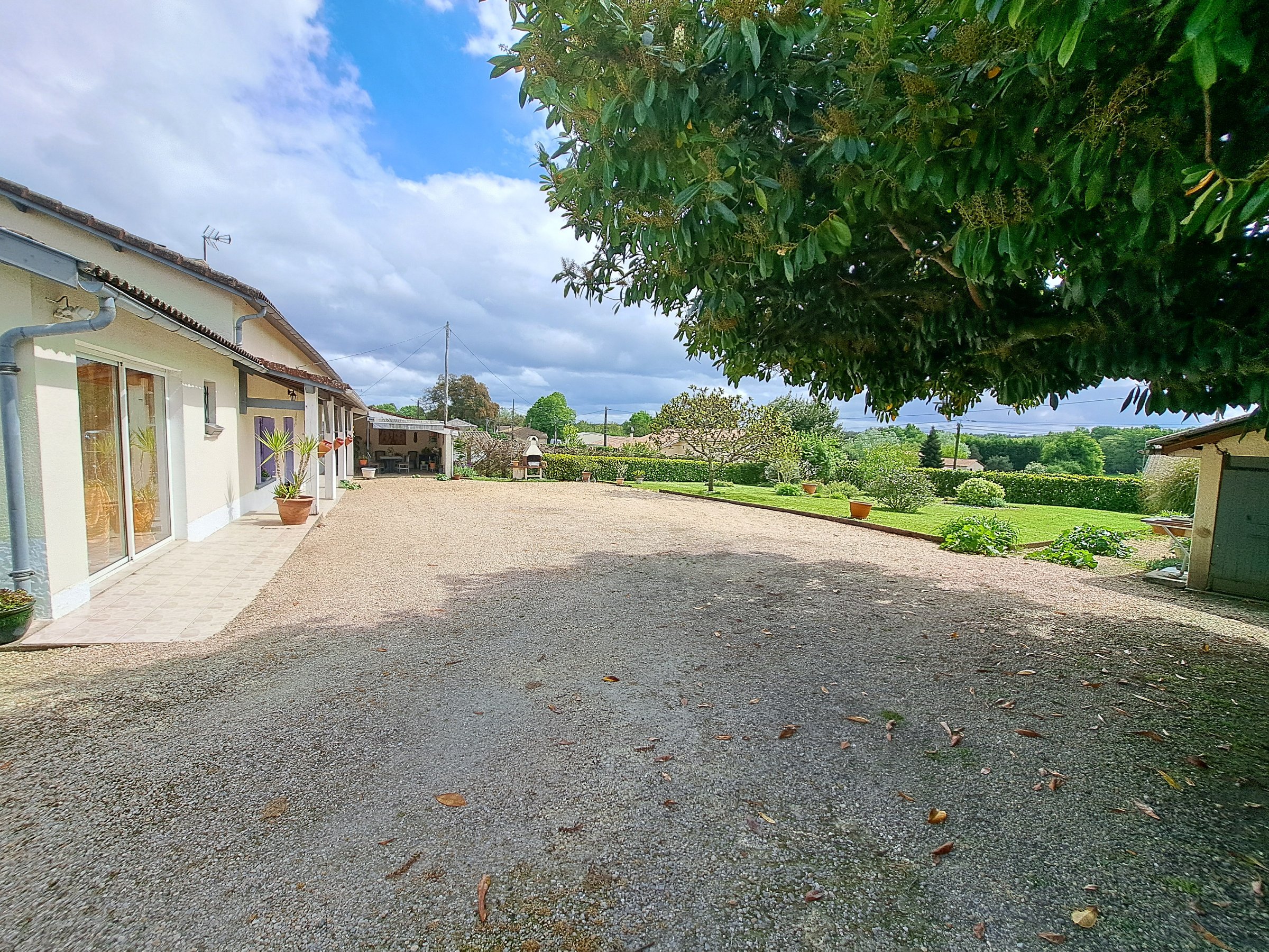 Photo 3 - Maison avec garage et terrain piscinable – 136 m² – 6 pièces