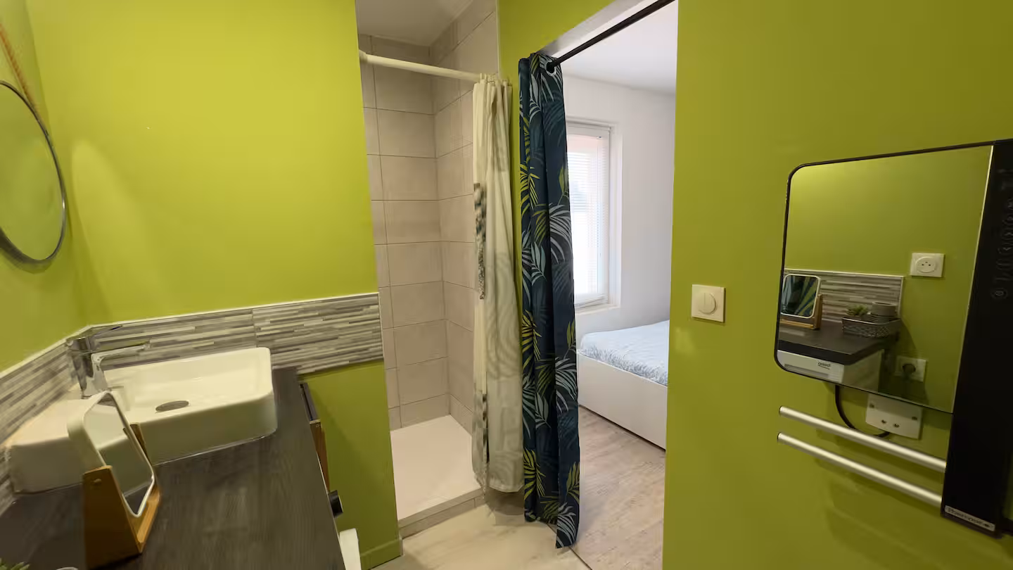 Photo 10 - ROYAN – Ensemble immobilier de 4 appartements entièrement rénovés avec terrasses