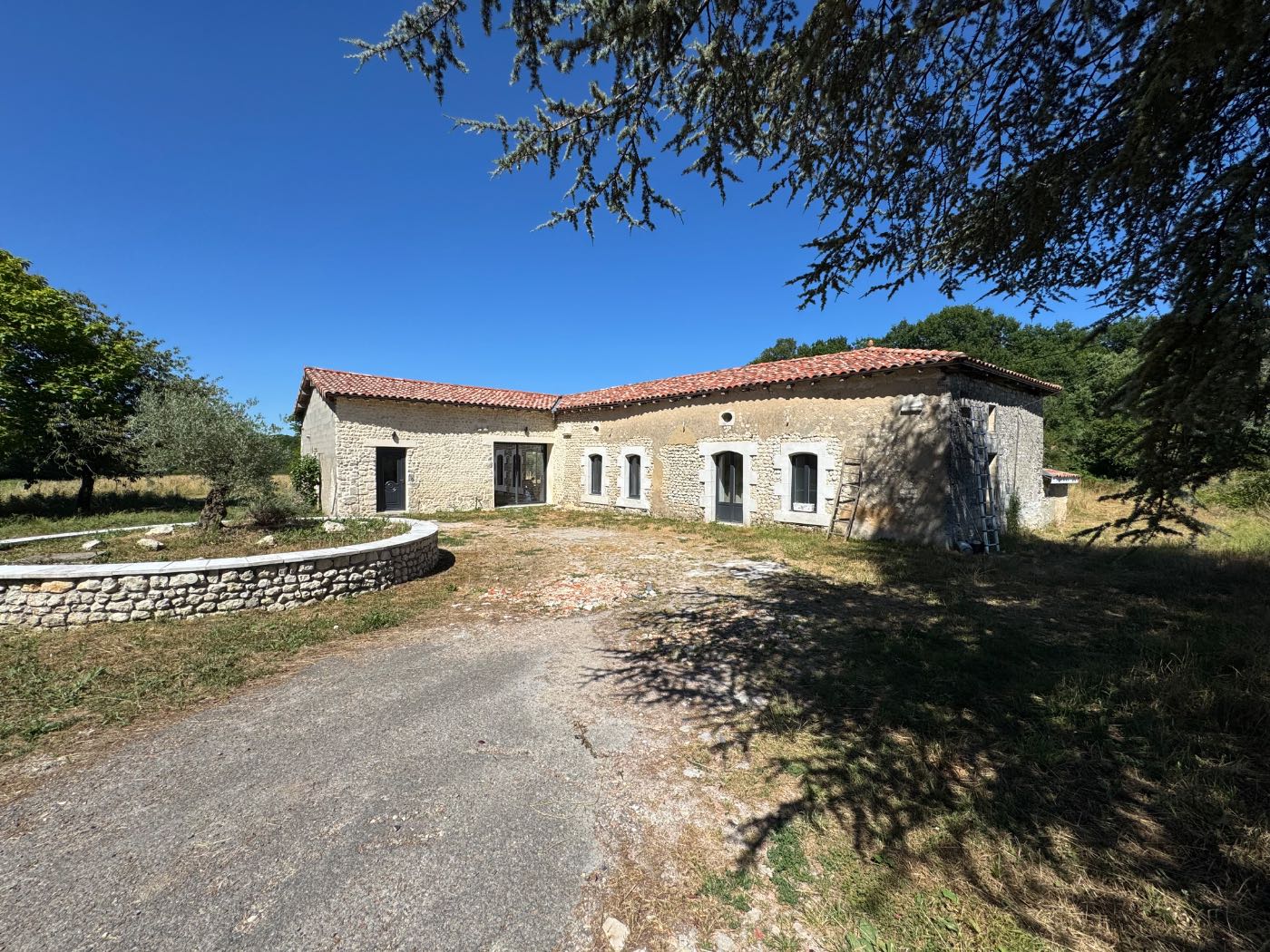 Ferme charentaise 233 m² rénover - Terrain 1.5 Hectare - Photo 3
