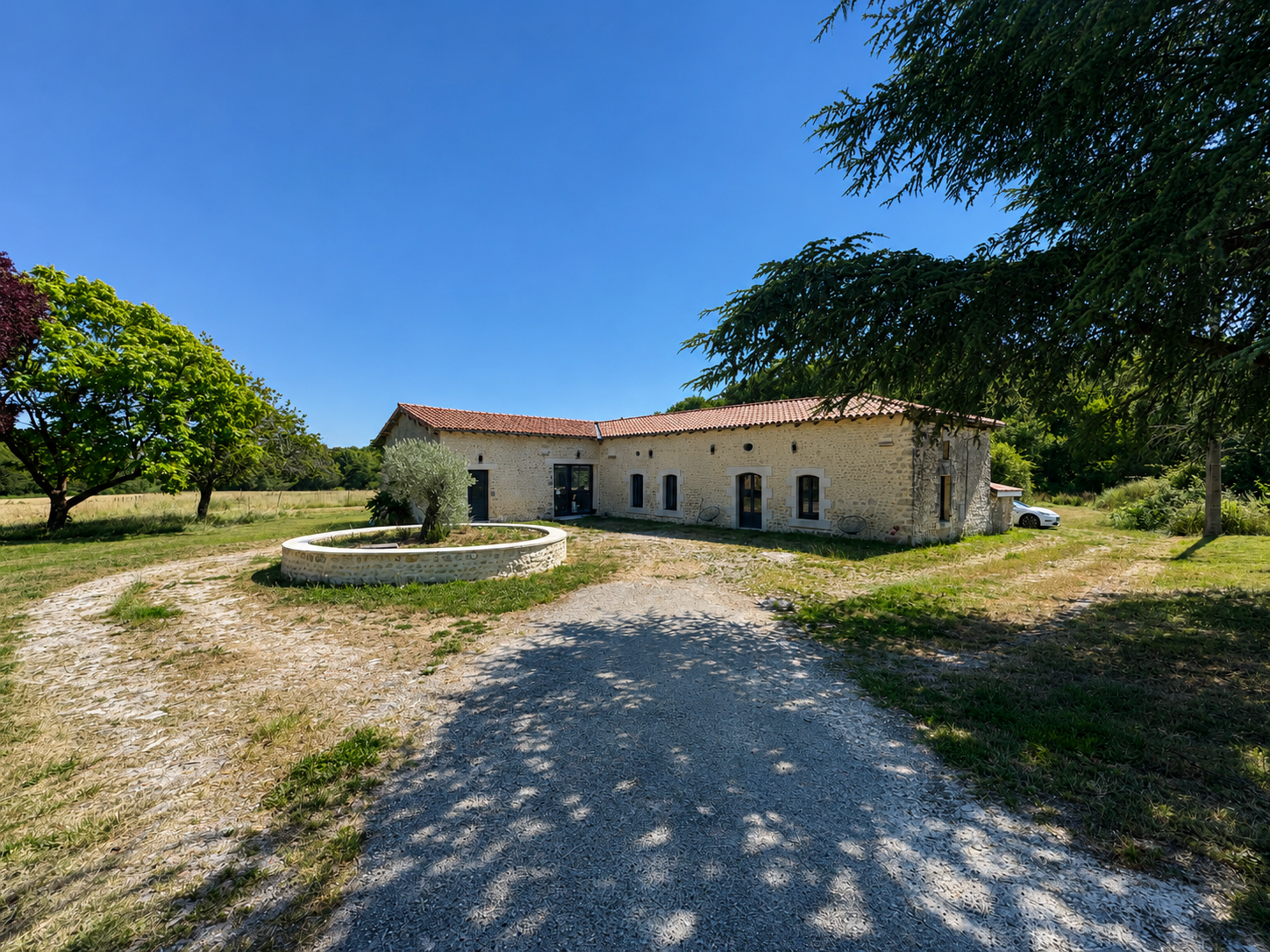 Photo 2 - Ferme charentaise 233 m² rénover – Terrain 1.5 Hectare