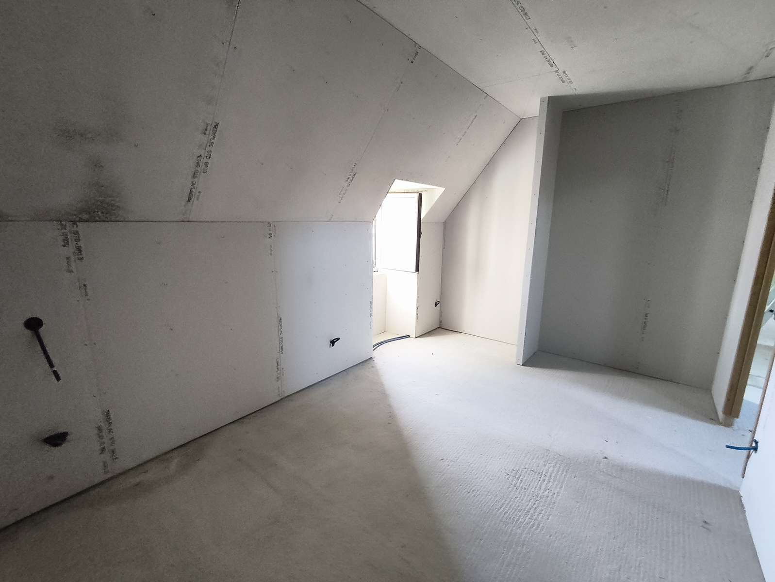 Photo 13 - CHARMANTE MAISON DE MAÎTRE DE 1803 – PIERRE ET ARDOISES – CŒUR DE VILLAGE CORRÉZIEN