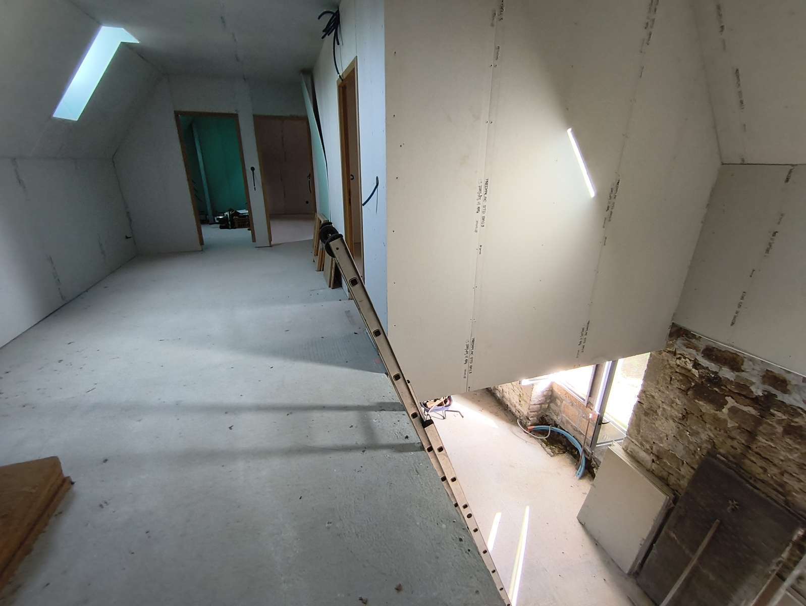 Photo 8 - CHARMANTE MAISON DE MAÎTRE DE 1803 – PIERRE ET ARDOISES – CŒUR DE VILLAGE CORRÉZIEN