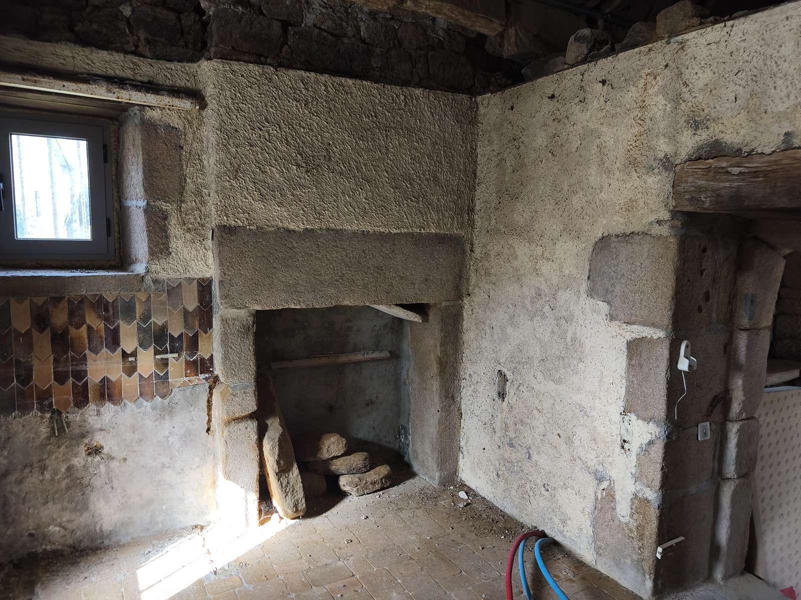 Photo 7 - CHARMANTE MAISON DE MAÎTRE DE 1803 – PIERRE ET ARDOISES – CŒUR DE VILLAGE CORRÉZIEN