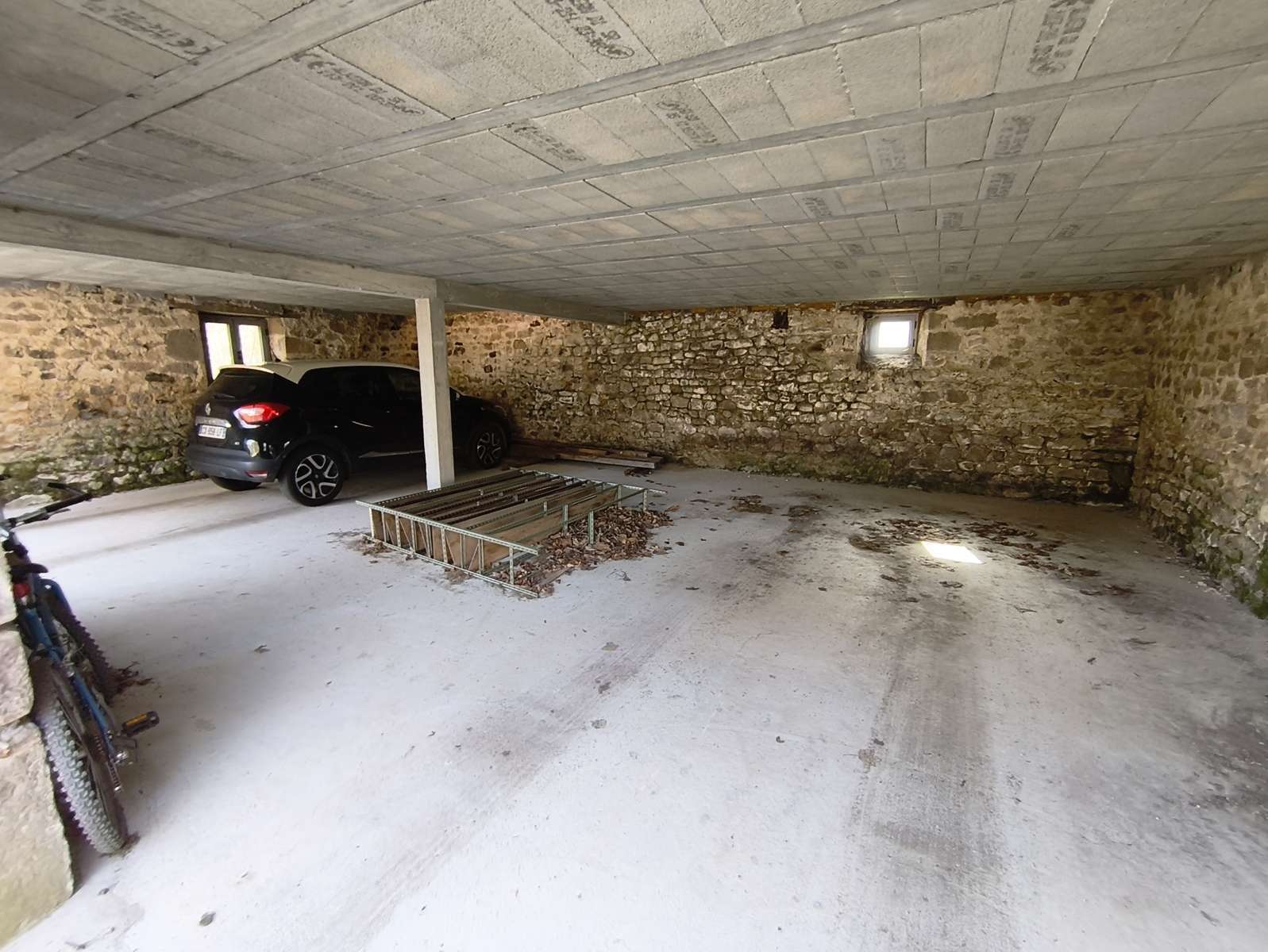 Photo 19 - CHARMANTE MAISON DE MAÎTRE DE 1803 – PIERRE ET ARDOISES – CŒUR DE VILLAGE CORRÉZIEN