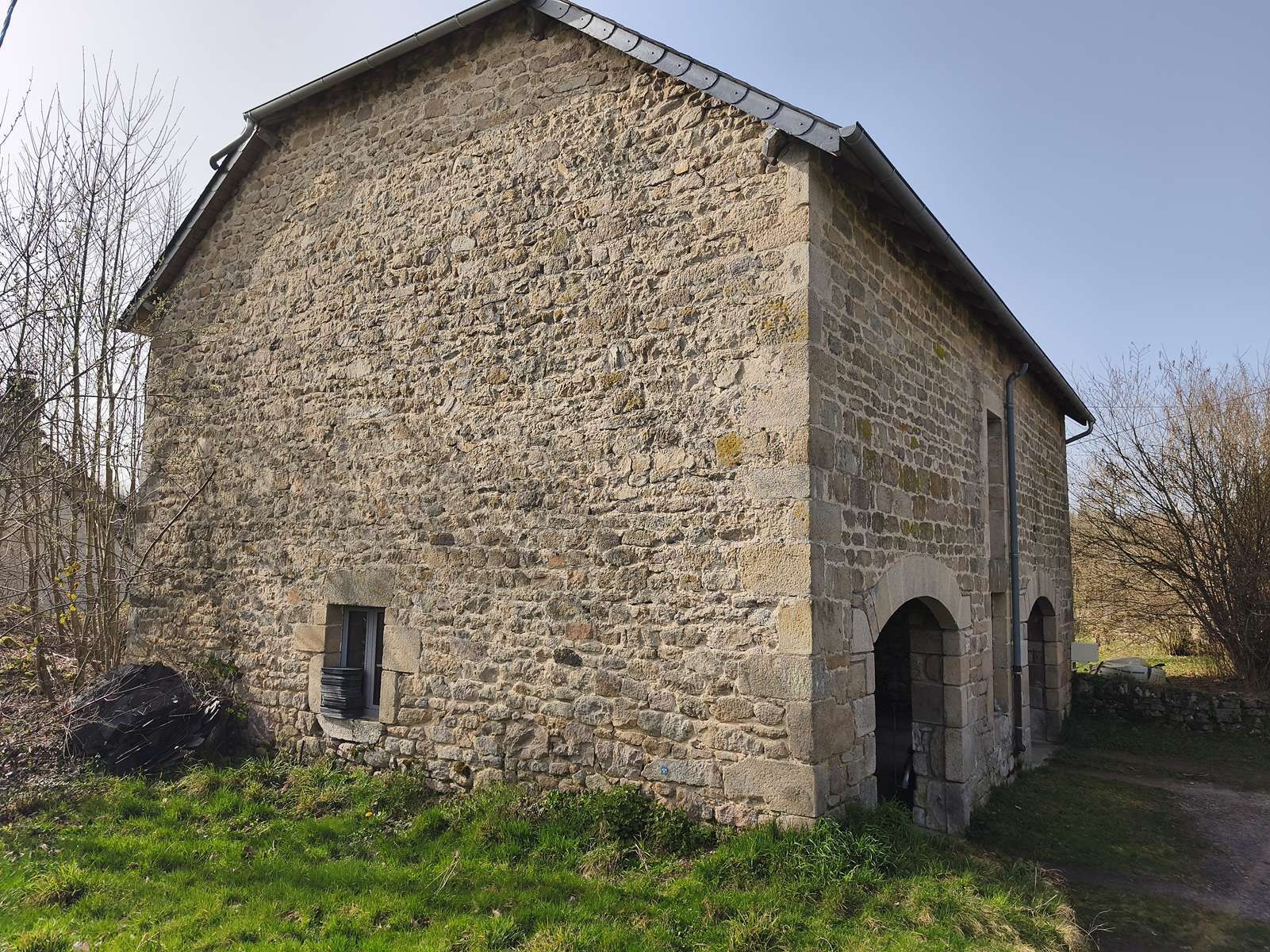 Photo 18 - CHARMANTE MAISON DE MAÎTRE DE 1803 – PIERRE ET ARDOISES – CŒUR DE VILLAGE CORRÉZIEN