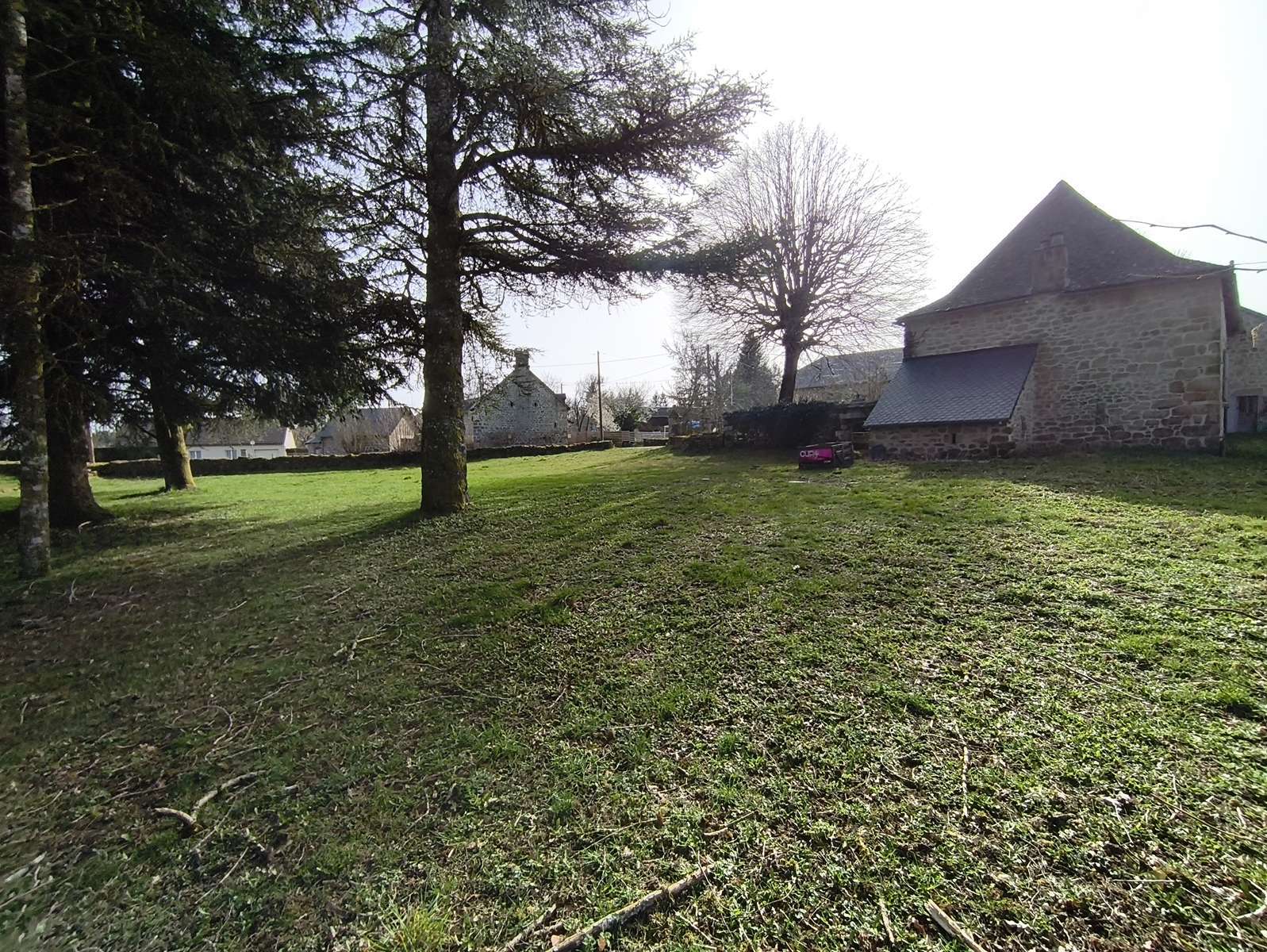 Photo 30 - CHARMANTE MAISON DE MAÎTRE DE 1803 – PIERRE ET ARDOISES – CŒUR DE VILLAGE CORRÉZIEN