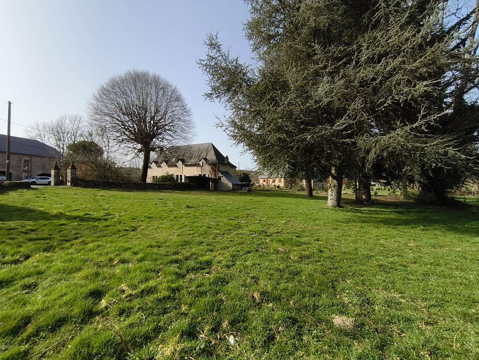 Photo 2 - CHARMANTE MAISON DE MAÎTRE DE 1803 – PIERRE ET ARDOISES – CŒUR DE VILLAGE CORRÉZIEN