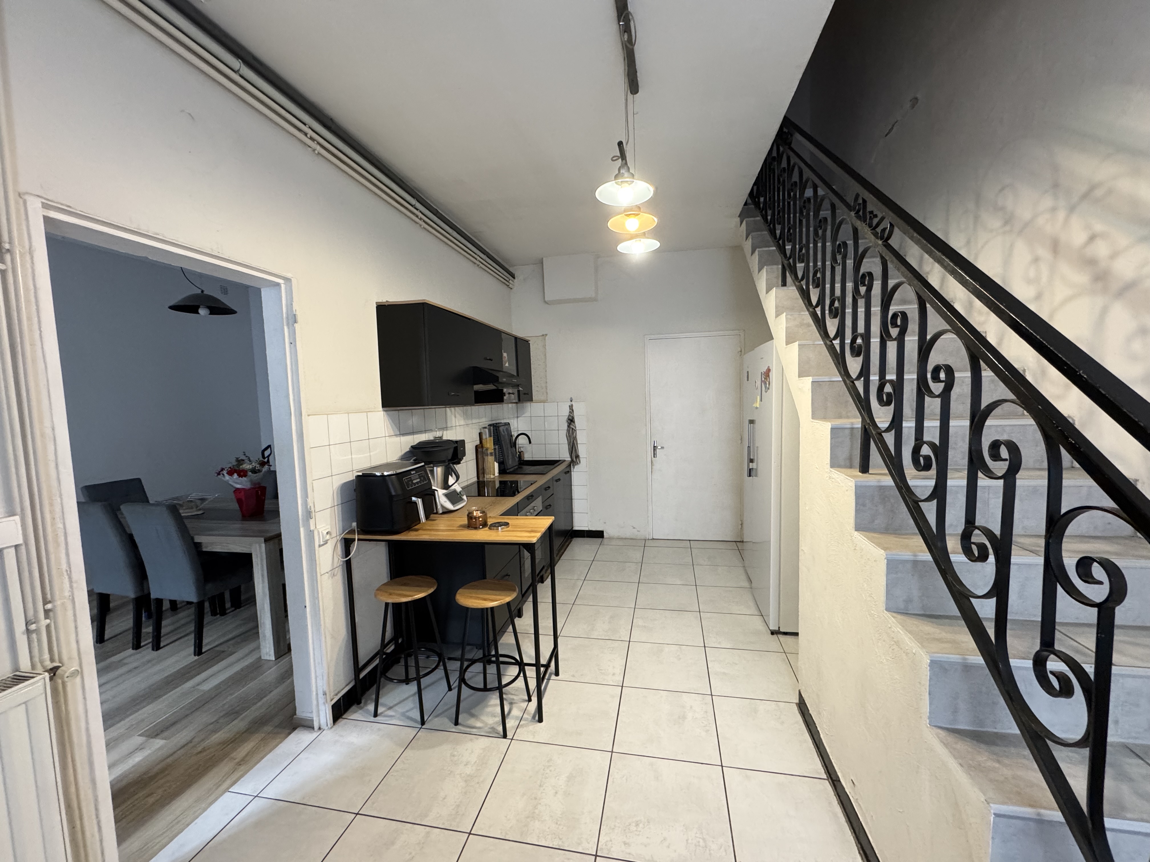 Appartement de 136 m² en plein coeur de Chalais - Photo 3