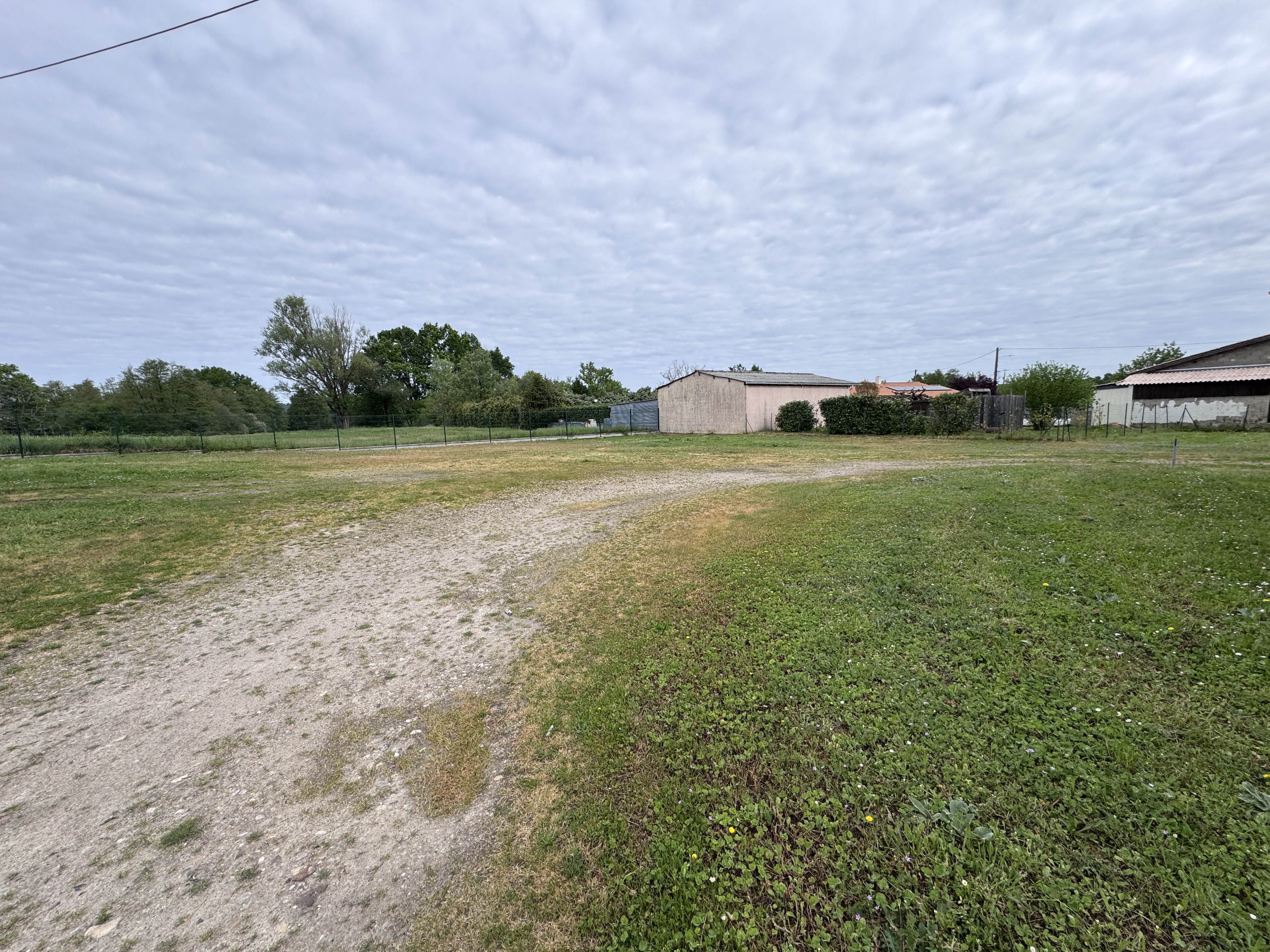 Photo 11 - Ensemble avec maison d&rsquo;habitation, hangar et terrain constructible