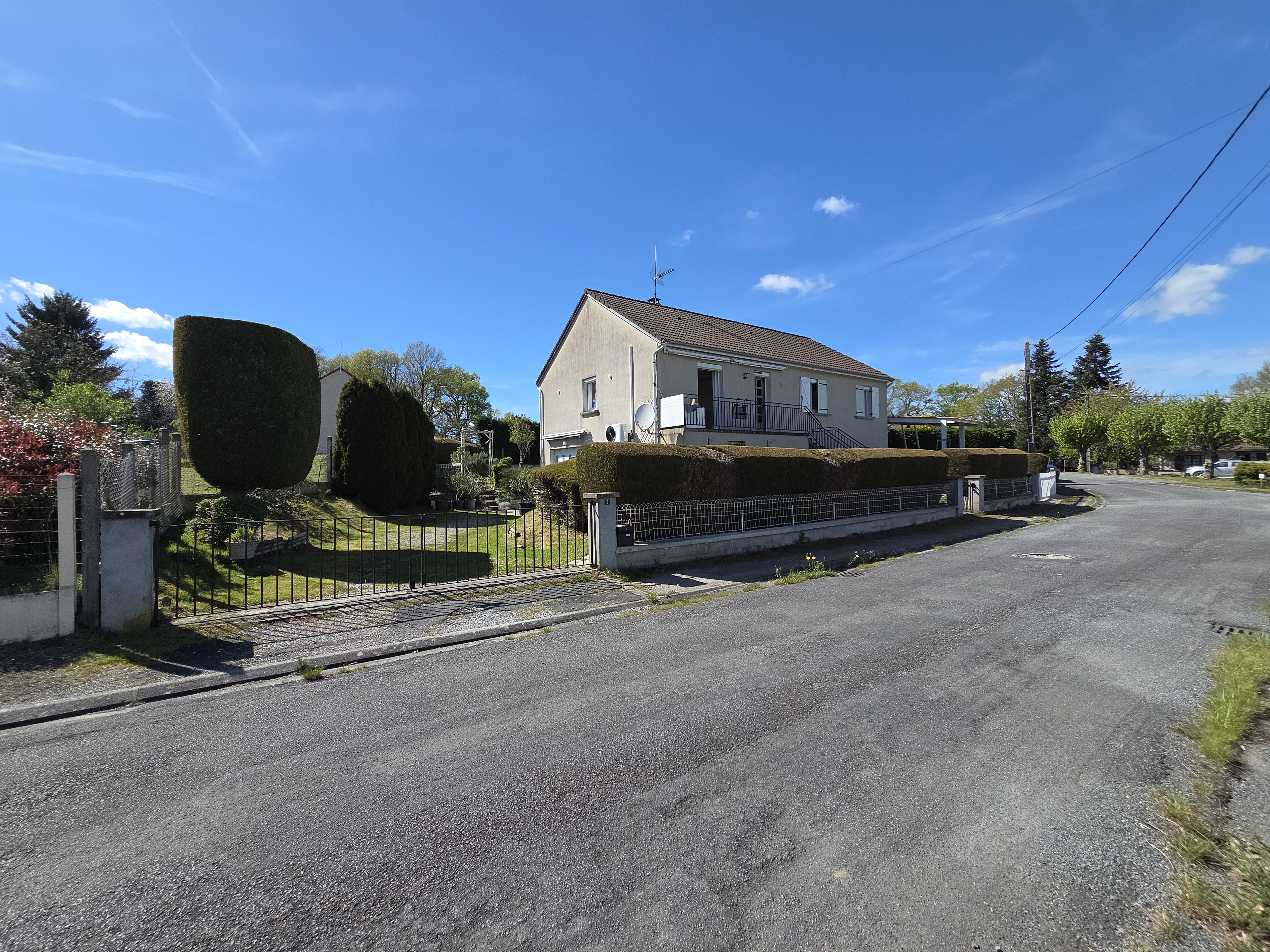 Photo 2 - Maison avec jardin, Garage et Carport