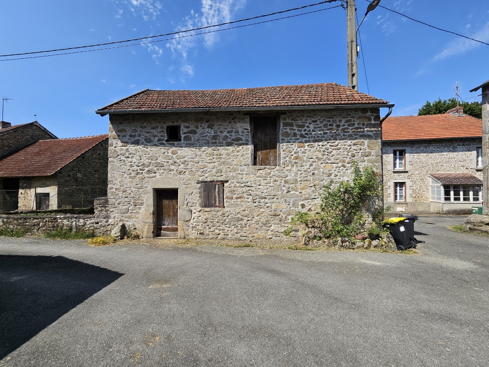 Photo 15 - Maison de village d&rsquo;environ 108 m2 avec Grange attenantes et Dépendances sur Jardin de 2025 m2 à FURSAC 23290