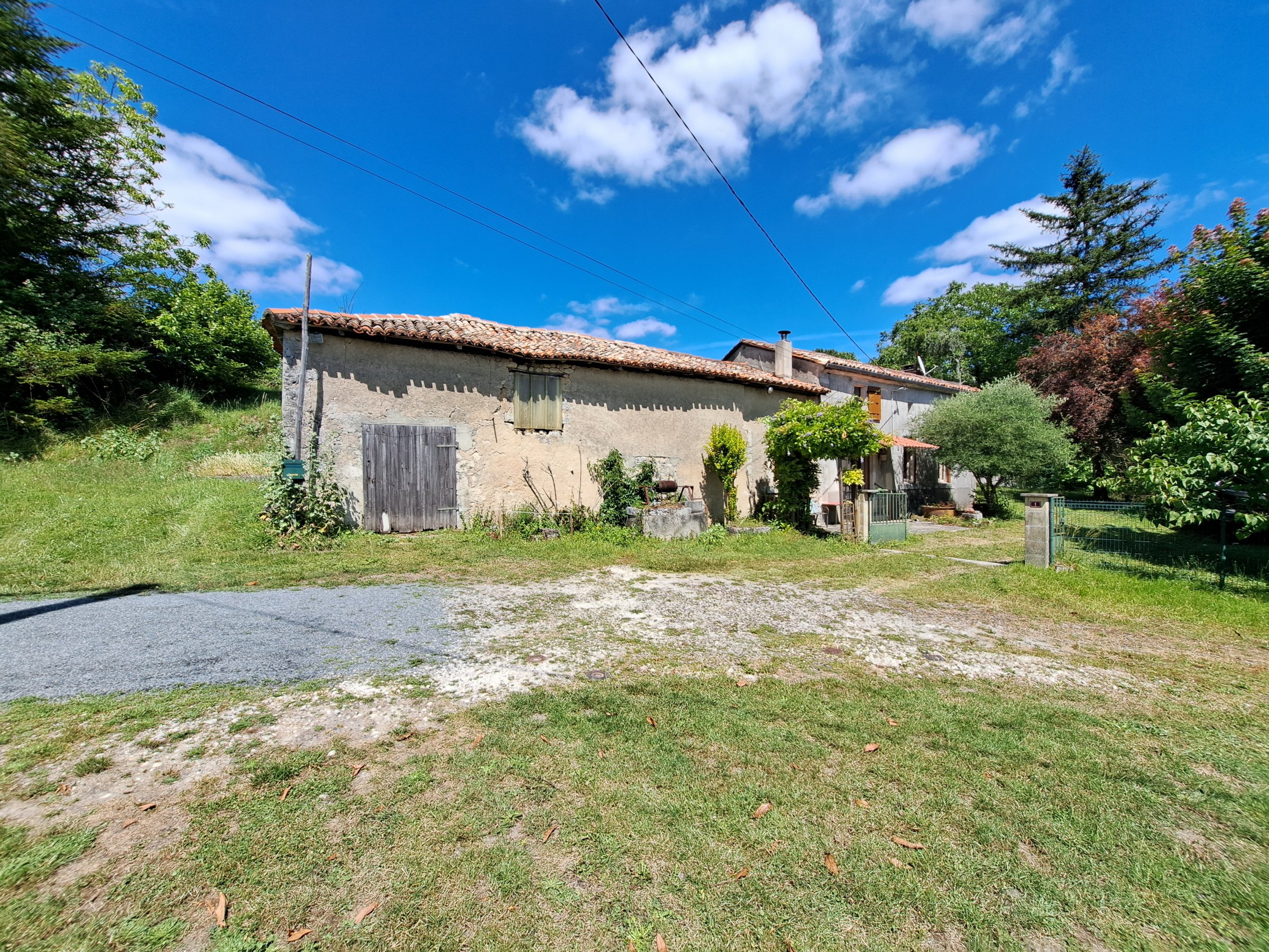 Photo 2 - Maison Charentaise 124 m² – Grange attenante – Terrain 5 348 m²