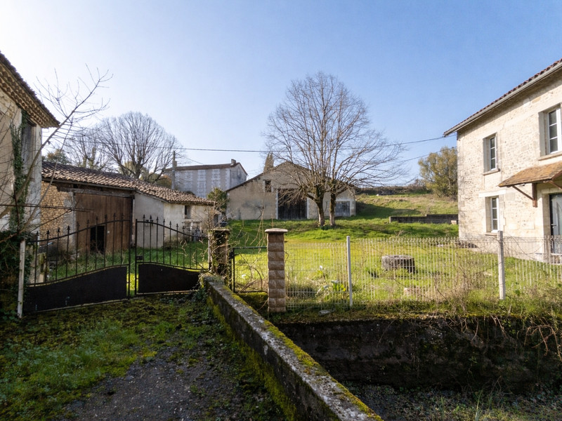 Photo 3 - Moulin avec maison, dépendances et 1.5 ha prairies
