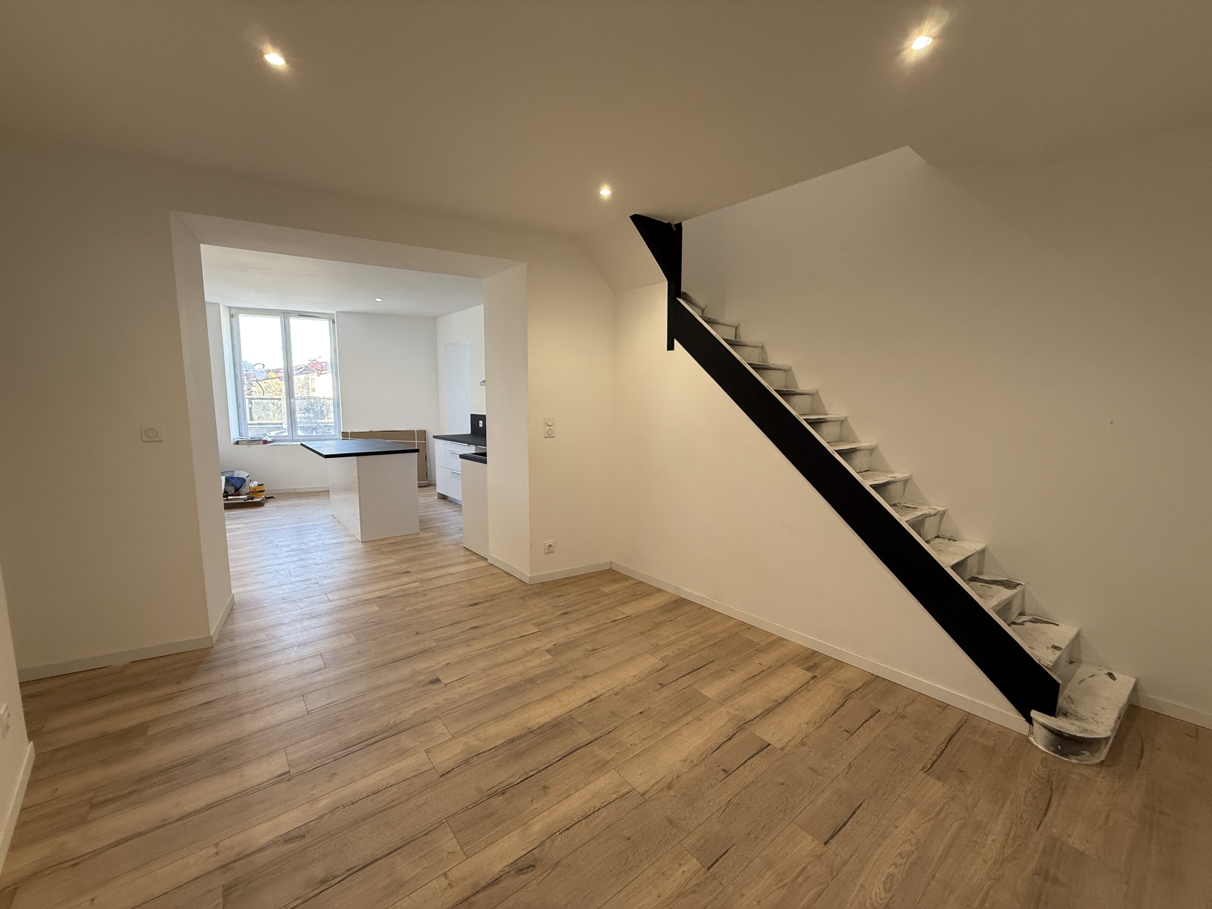 Appartement T4 Triplex rénové à Villeneuve Quartier Eysses - Photo 2