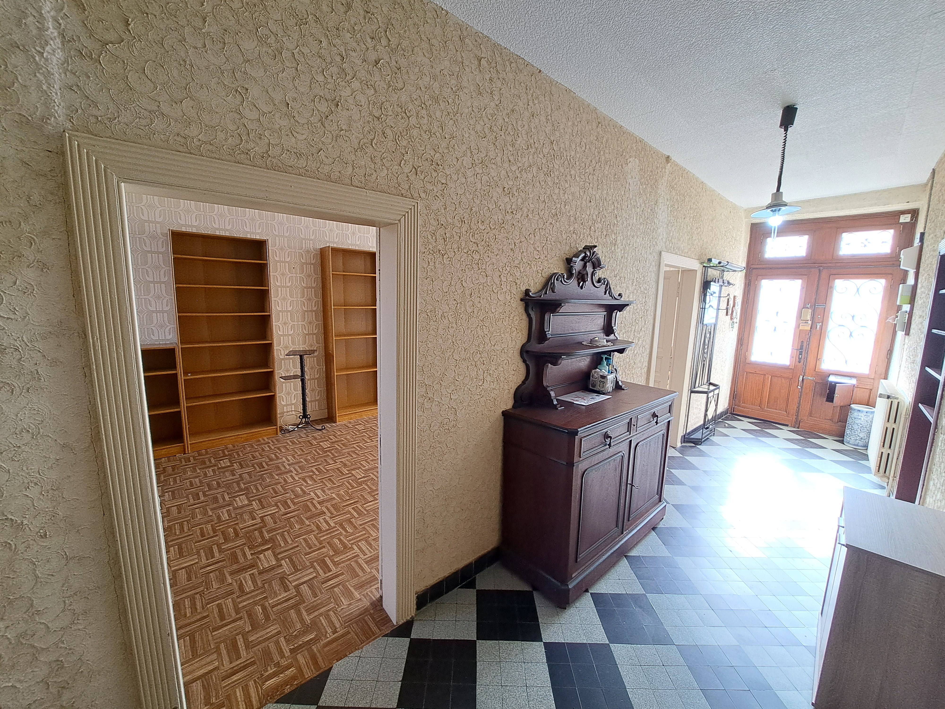 Photo 2 - Maison en pierre avec caves, grenier, courette et jardin clos – 172 m² – 5 pièces
