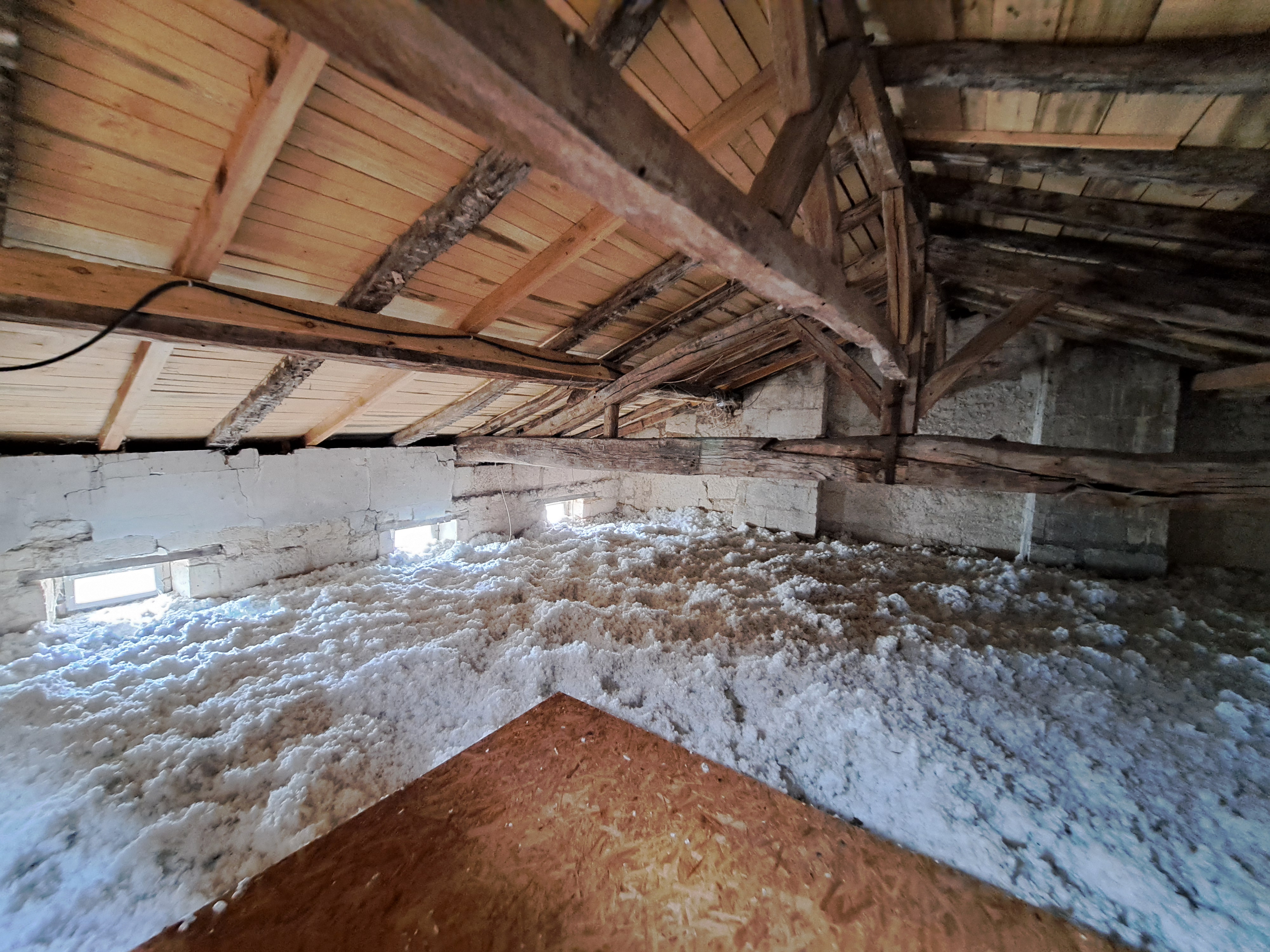 Photo 14 - Maison en pierre avec caves, grenier, courette et jardin clos – 172 m² – 5 pièces