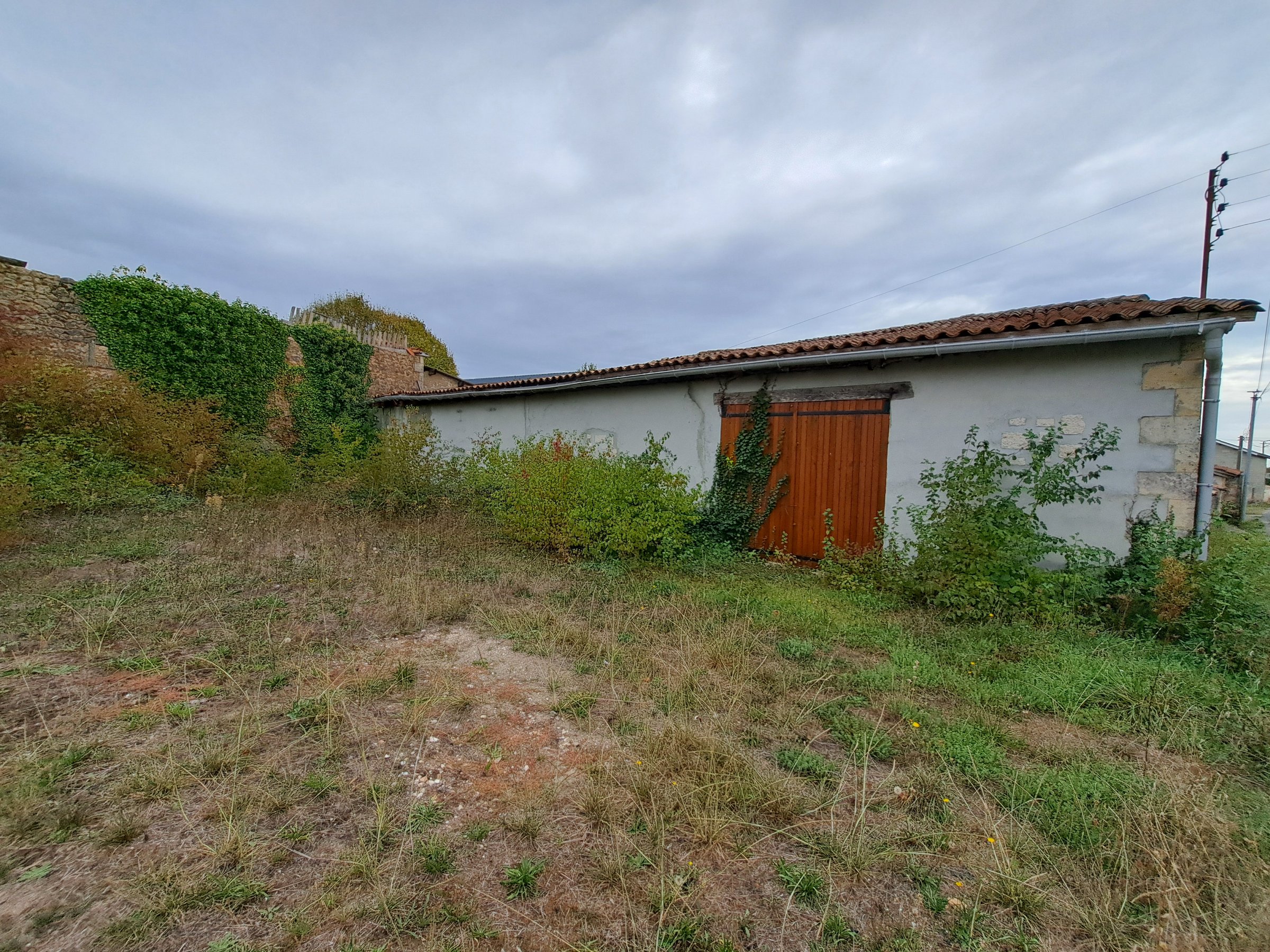 Photo 5 - Terrain constructible – 5642 m² – divers bâtiments à réhabiliter